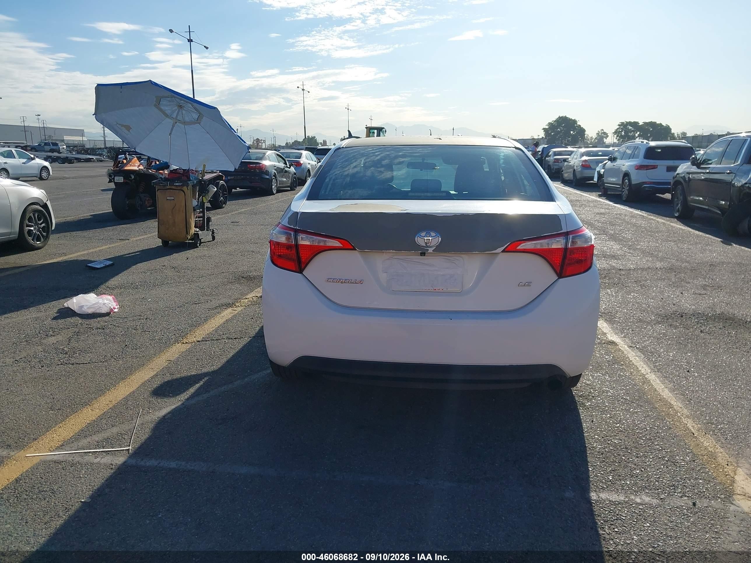 2014 Toyota Corolla Le White vin: 5YFBURHE1EP002189