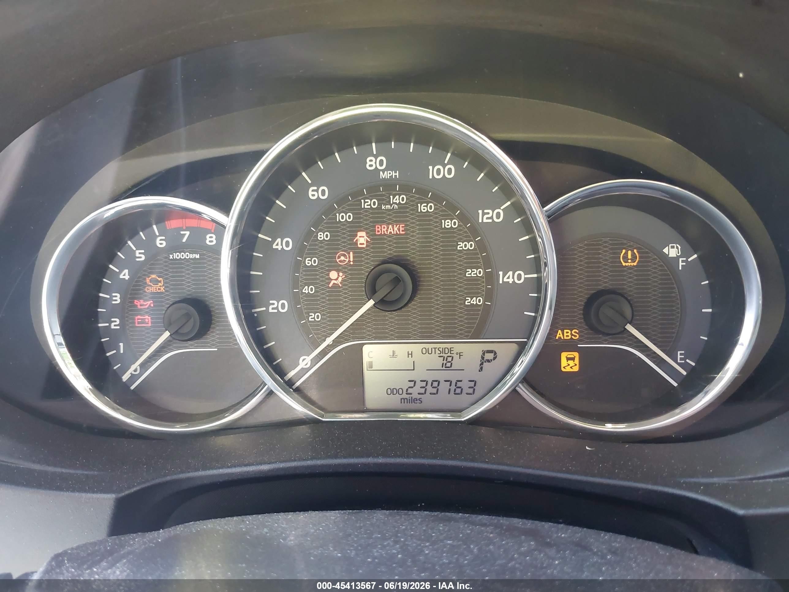2014 Toyota Corolla Le Gray vin: 5YFBURHE1EP010051
