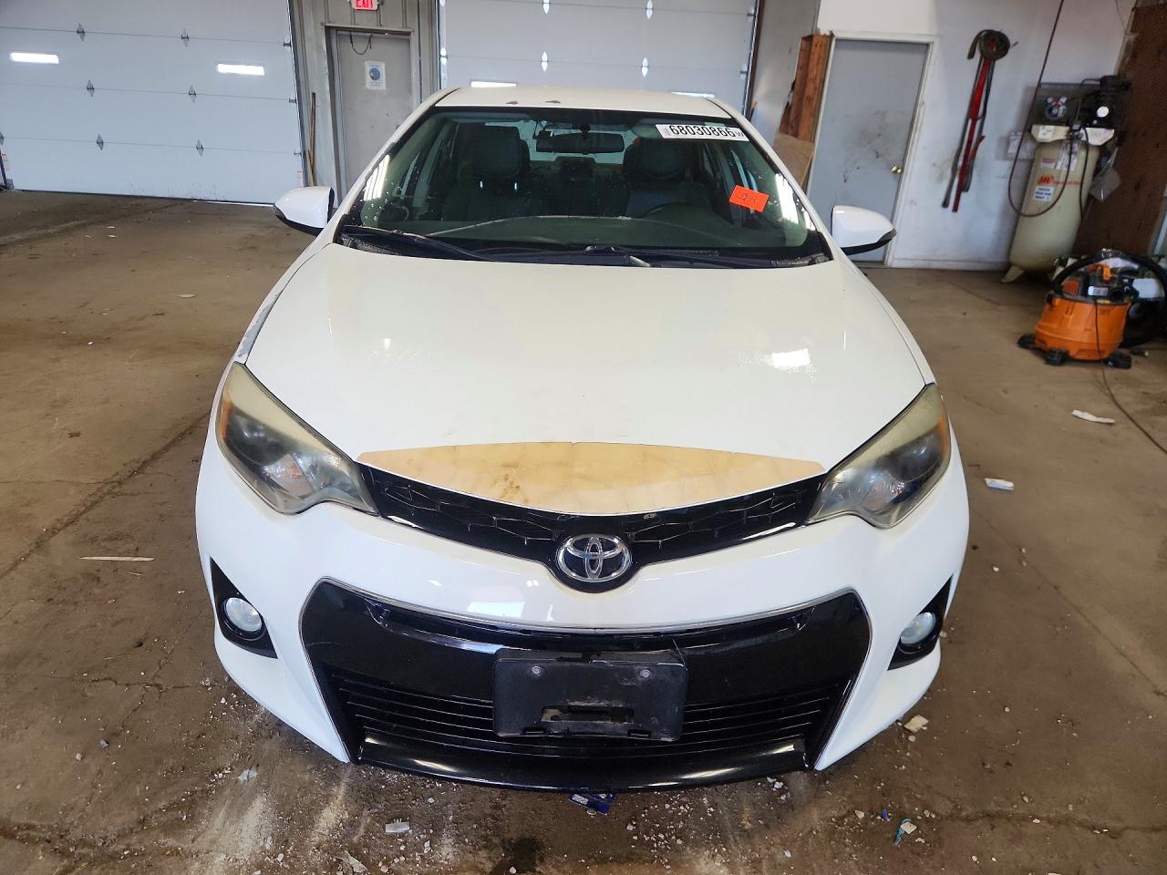 2014 Toyota Corolla S Plus Белый vin: 5YFBURHE1EP074090
