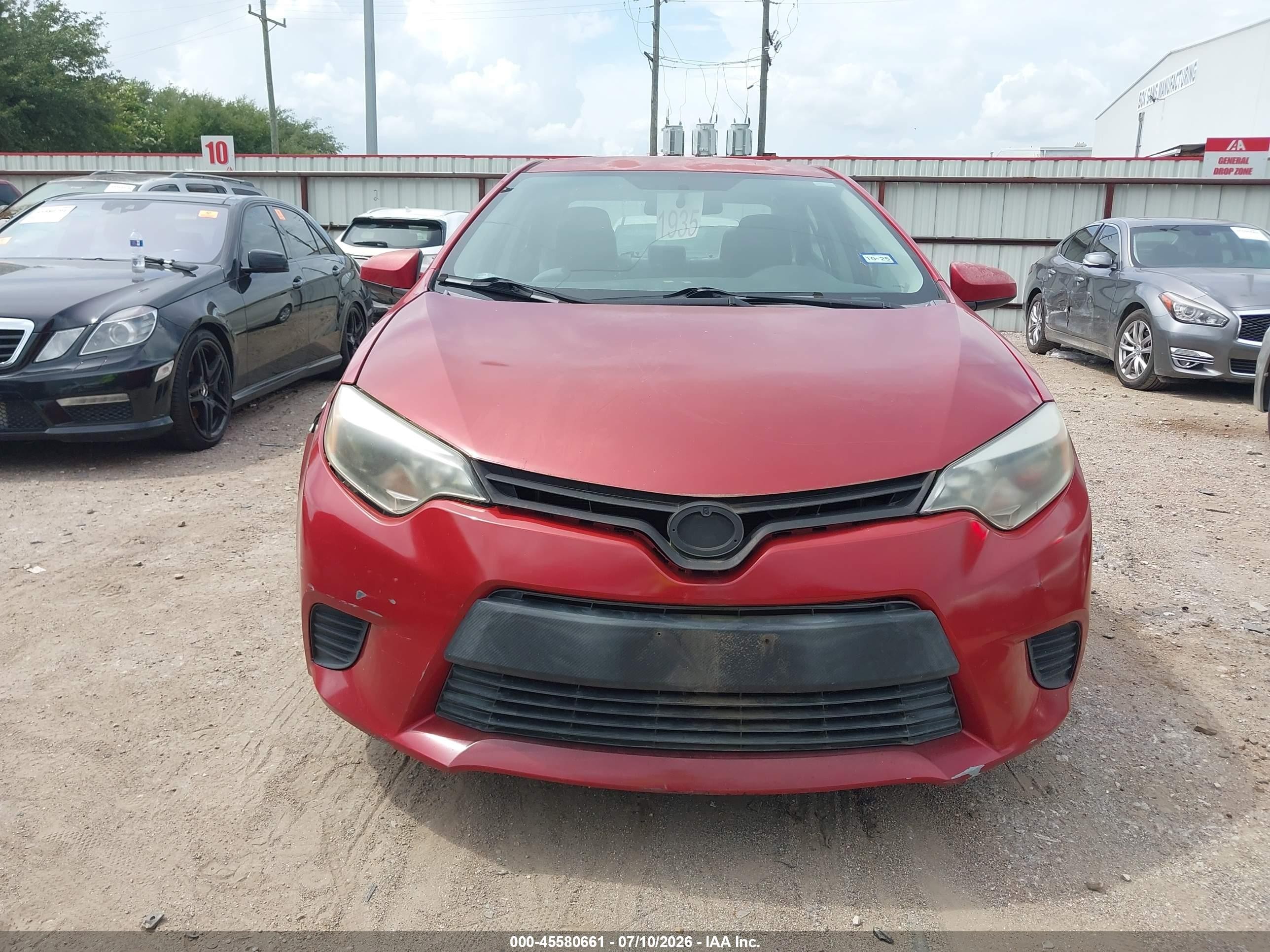 2014 Toyota Corolla Le Red vin: 5YFBURHE1EP076325