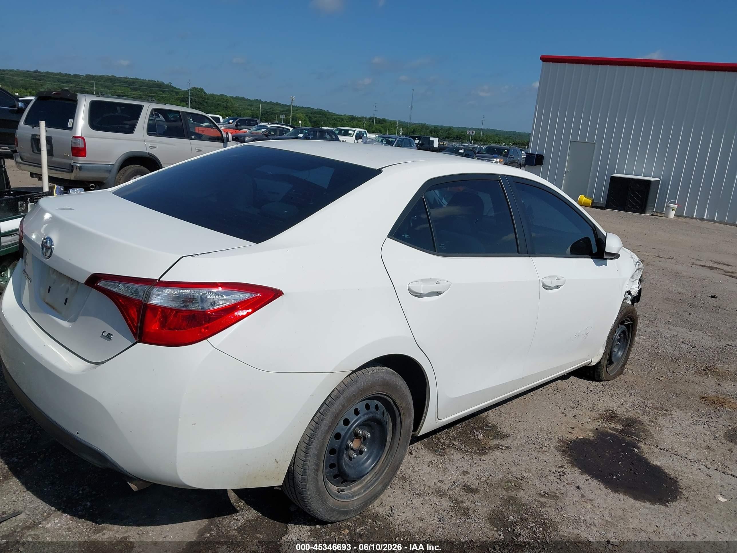 2014 Toyota Corolla Le White vin: 5YFBURHE1EP082917