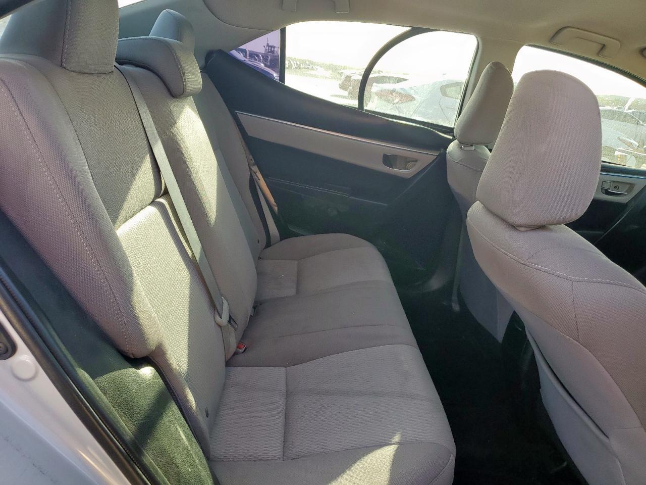2014 Toyota Corolla L Silver vin: 5YFBURHE1EP085283