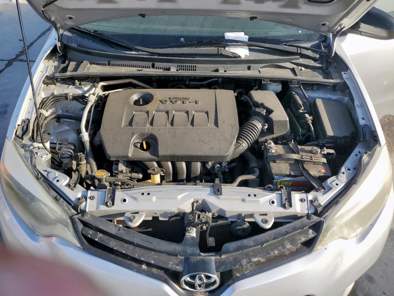 2014 Toyota Corolla L Silver vin: 5YFBURHE1EP085283