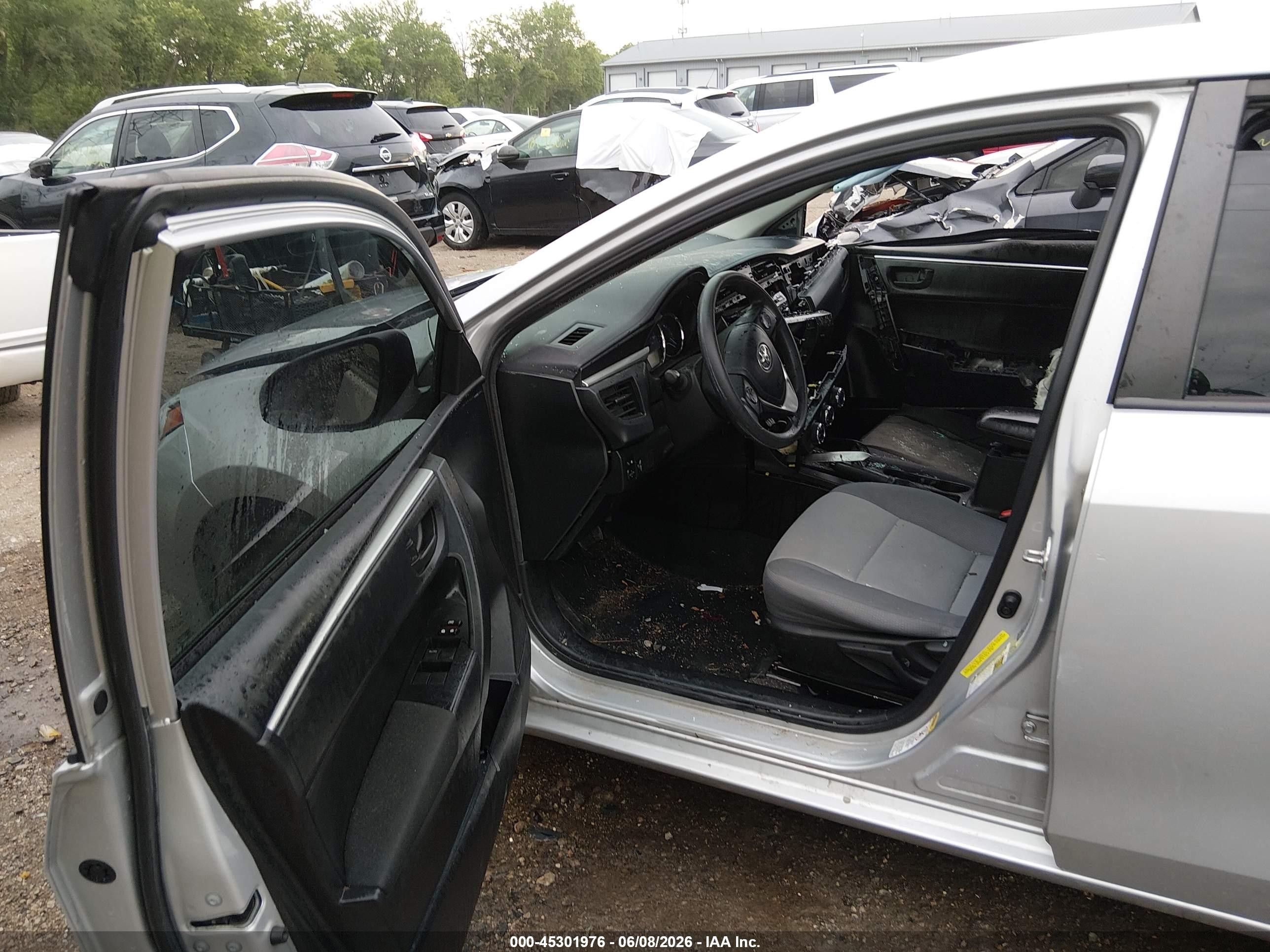 2014 Toyota Corolla L Silver vin: 5YFBURHE1EP104186