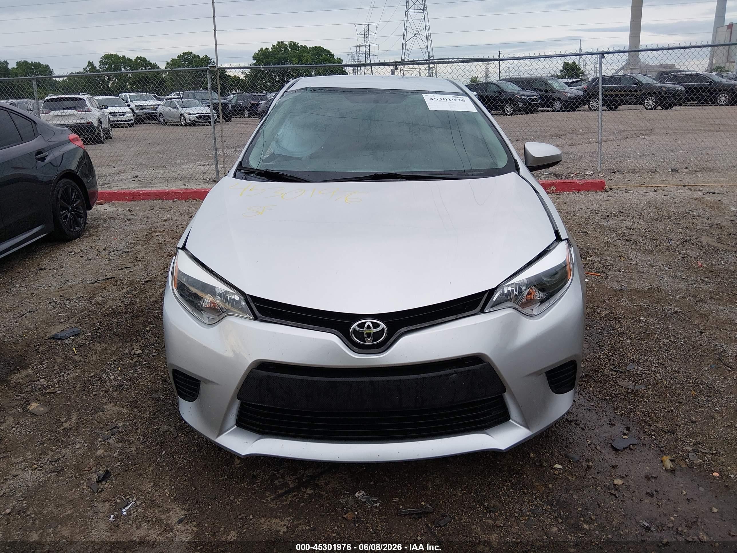 2014 Toyota Corolla L Silver vin: 5YFBURHE1EP104186