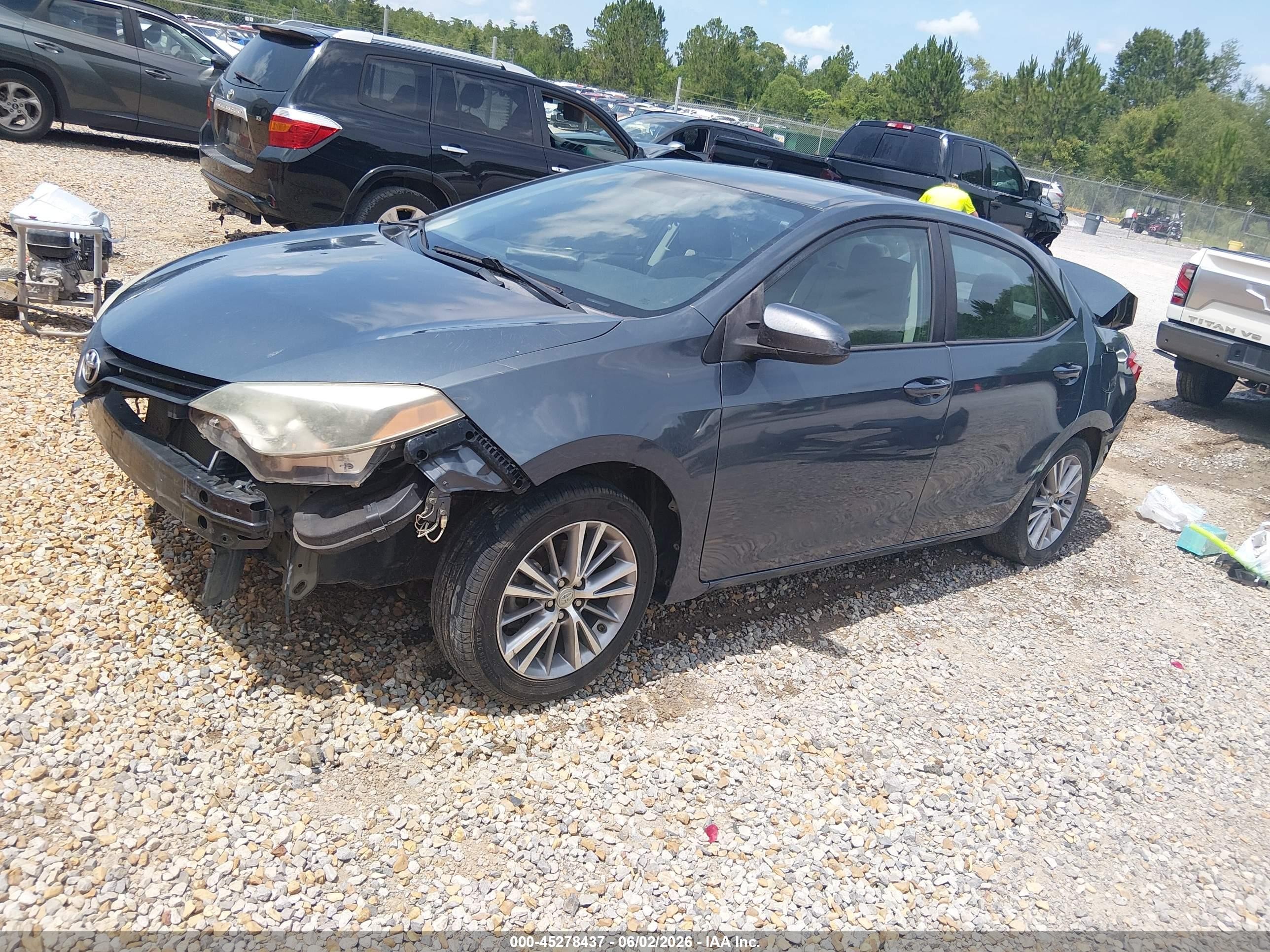 2014 Toyota Corolla Le Plus Blue vin: 5YFBURHE1EP169720