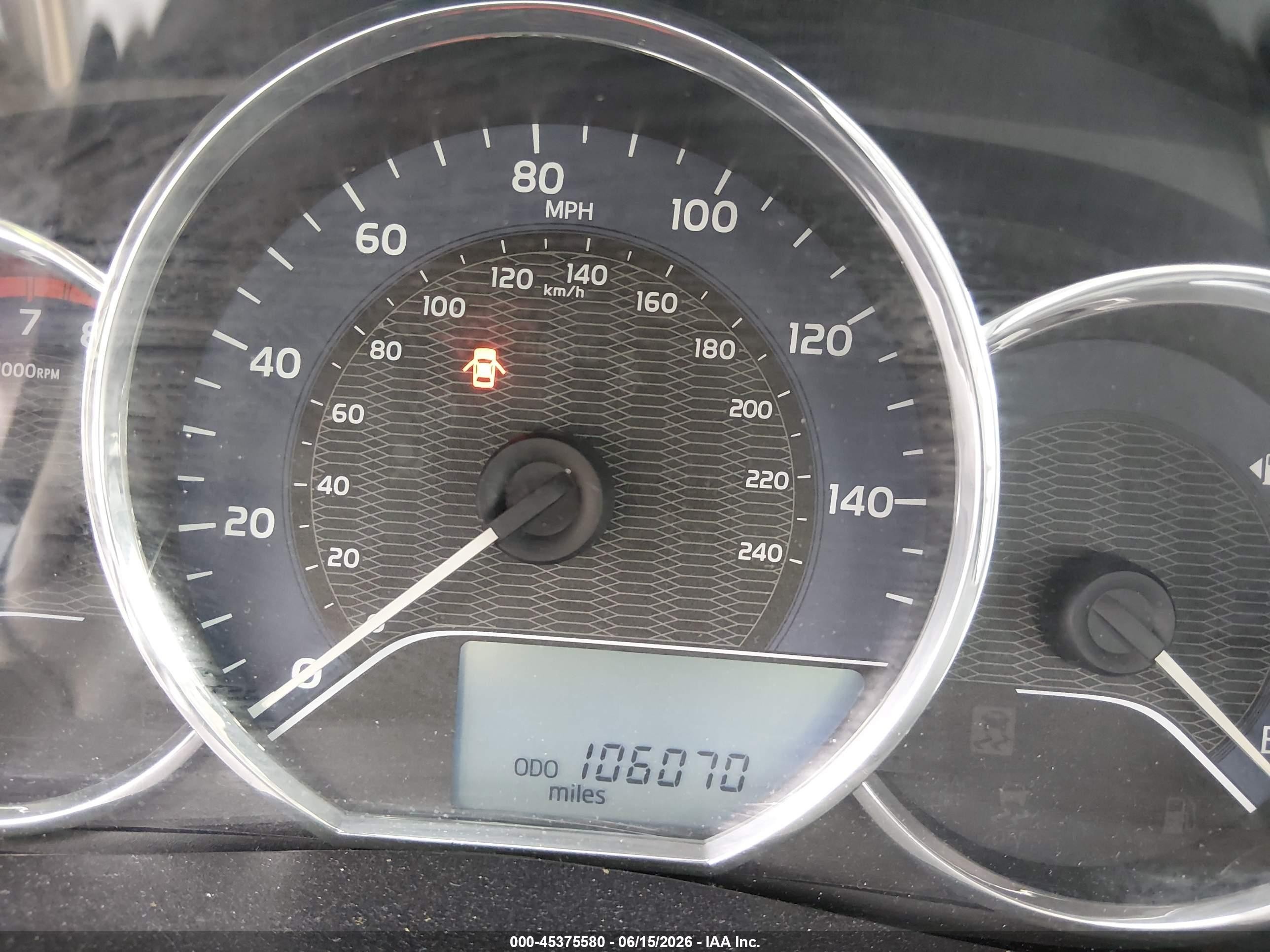 2015 Toyota Corolla L Серебряный vin: 5YFBURHE1FP187216