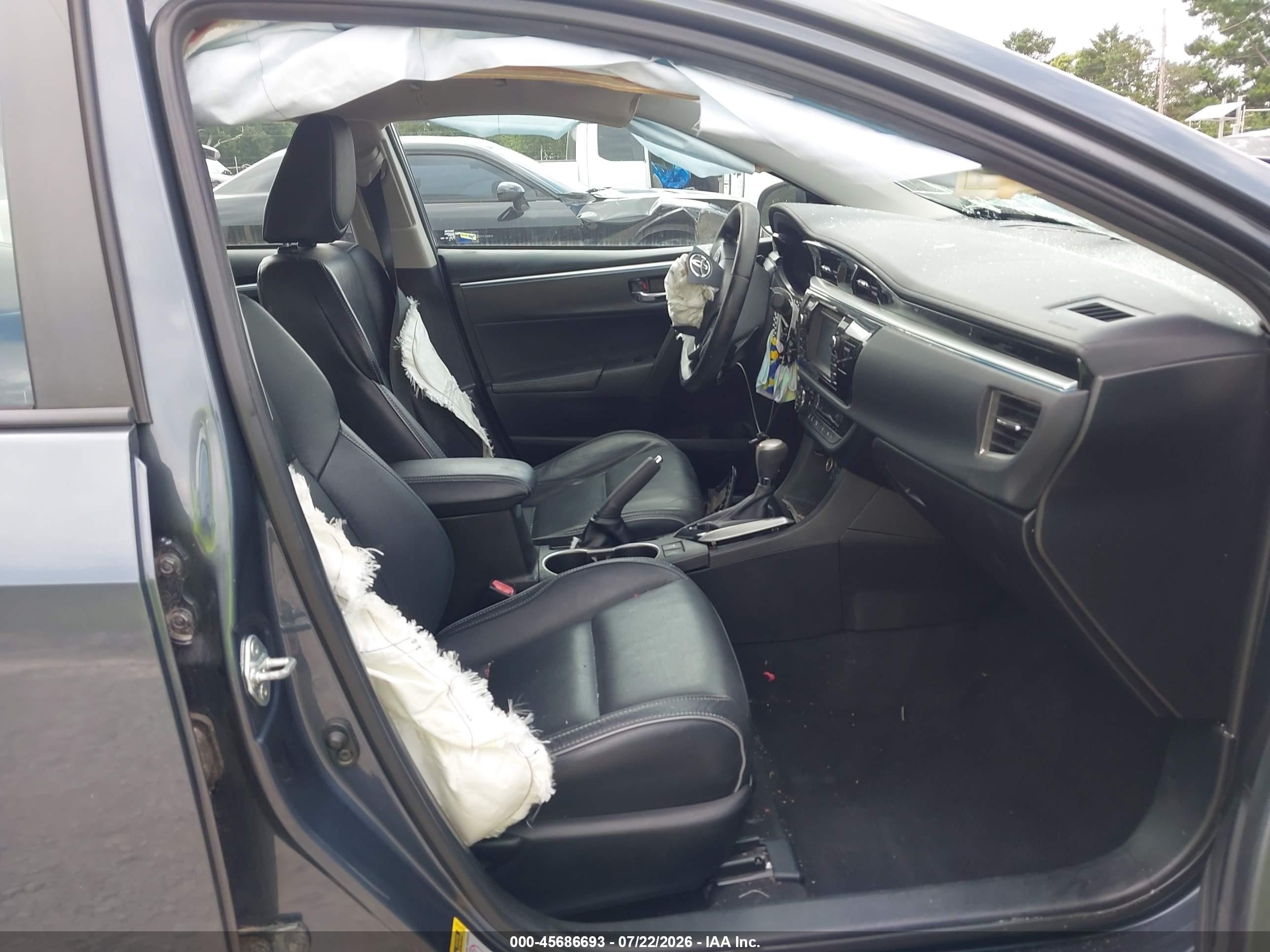 2015 Toyota Corolla S Premium Blue vin: 5YFBURHE1FP189175