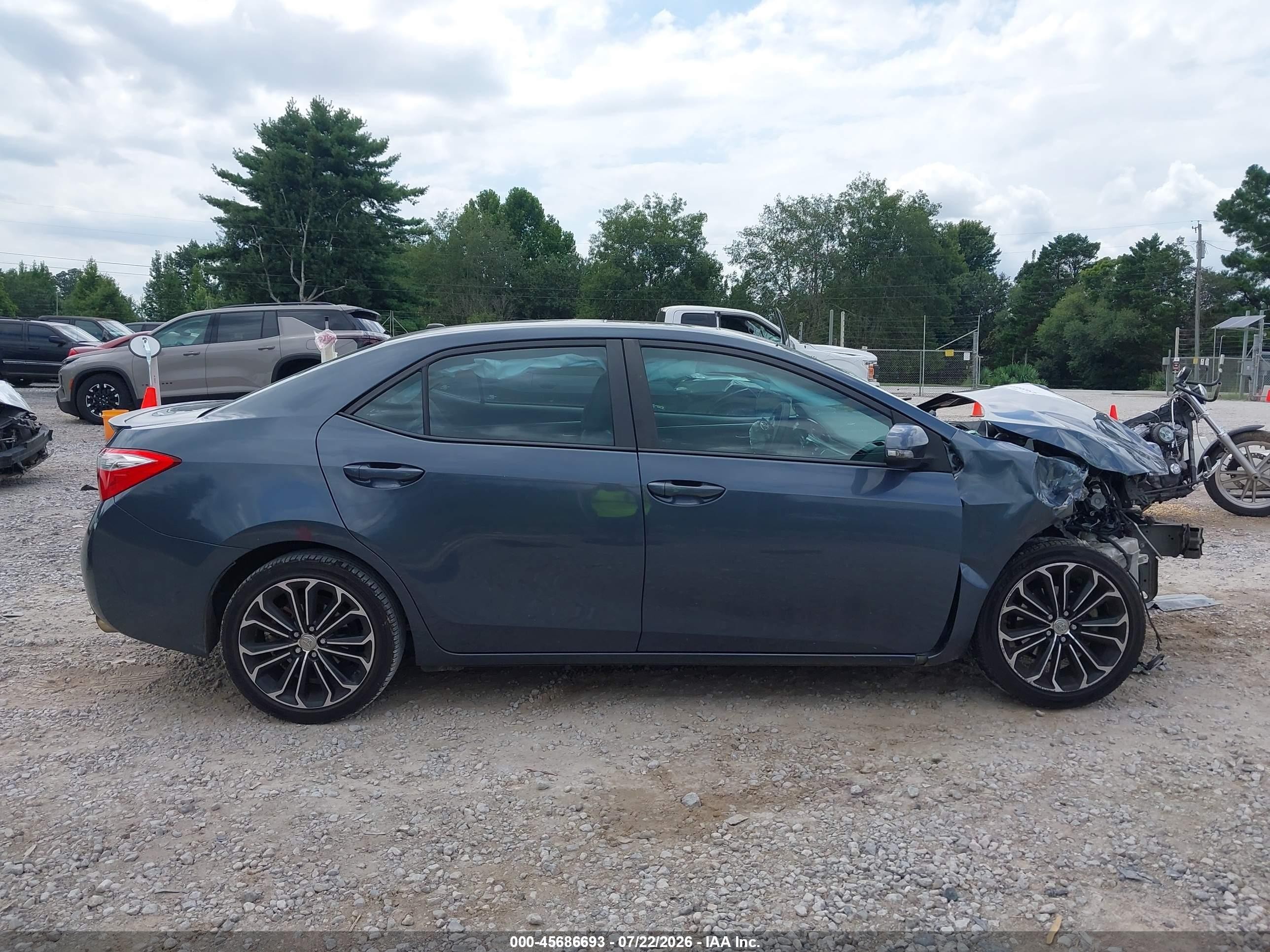 2015 Toyota Corolla S Premium Blue vin: 5YFBURHE1FP189175