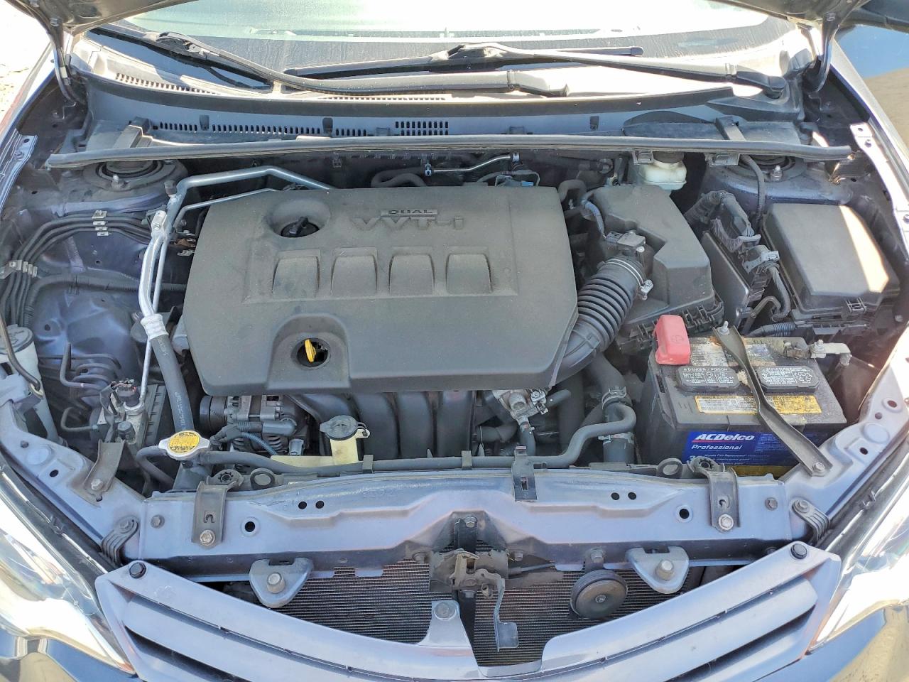 2015 Toyota Corolla Le Gray vin: 5YFBURHE1FP211465