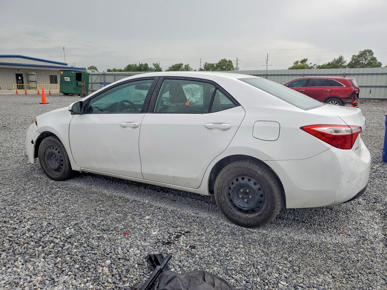 2015 Toyota Corolla Le White vin: 5YFBURHE1FP211725