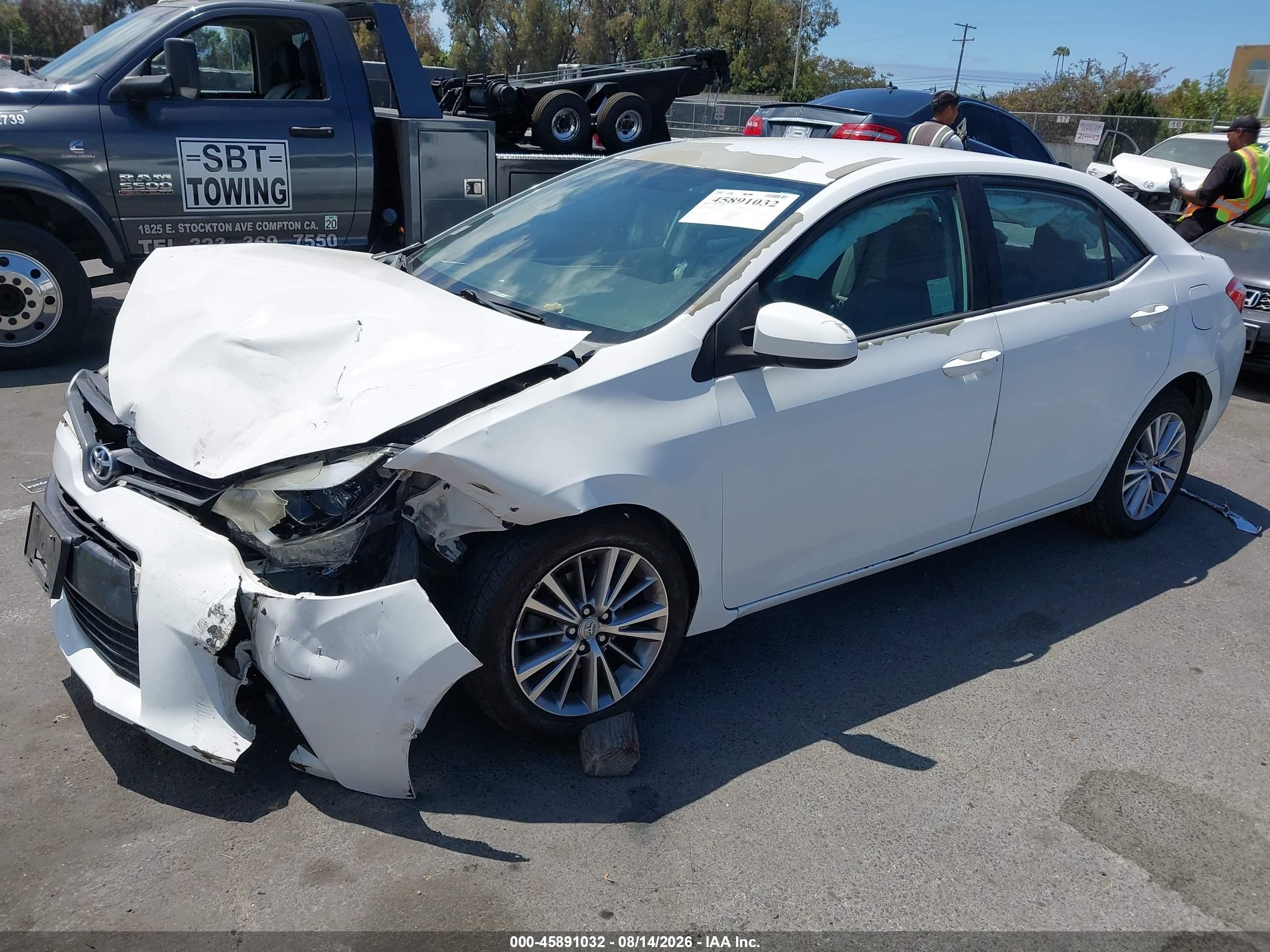 2015 Toyota Corolla Le Plus White vin: 5YFBURHE1FP220358