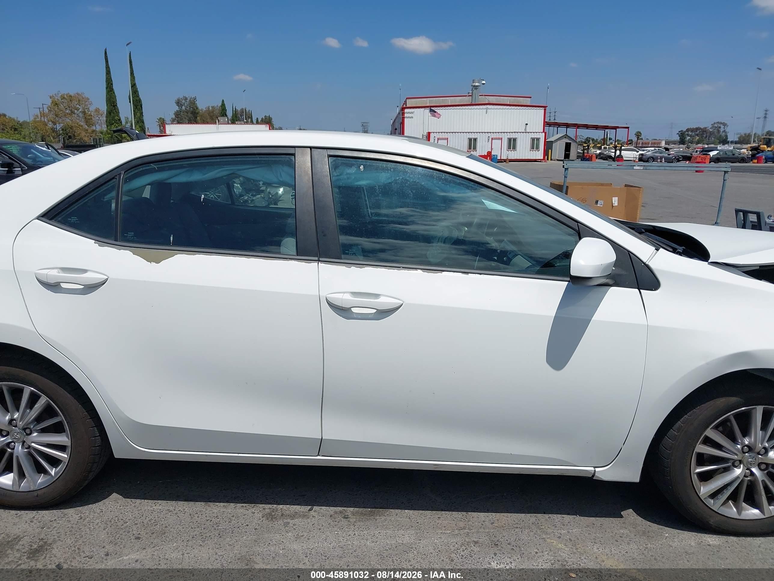 2015 Toyota Corolla Le Plus White vin: 5YFBURHE1FP220358