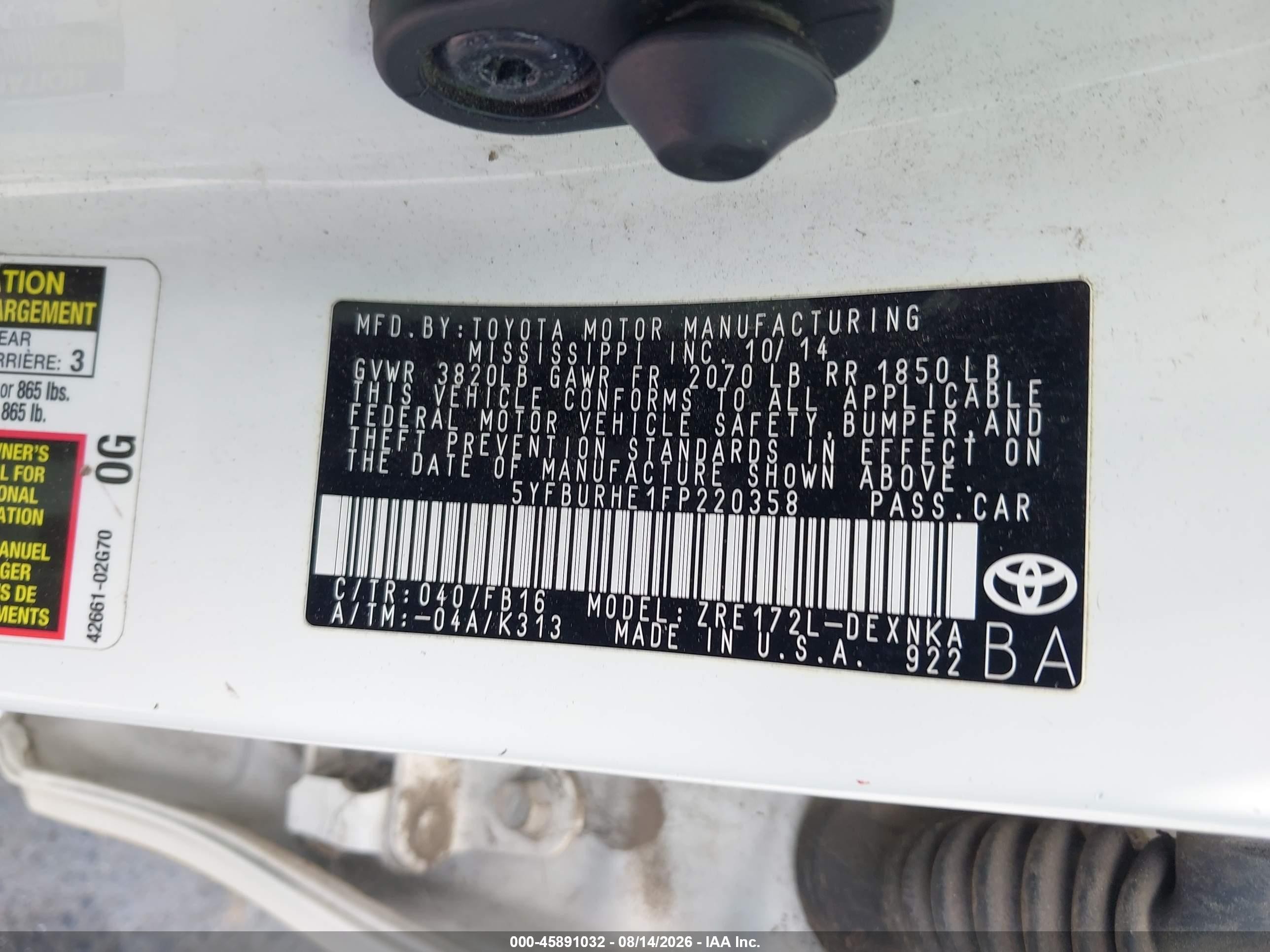 2015 Toyota Corolla Le Plus White vin: 5YFBURHE1FP220358