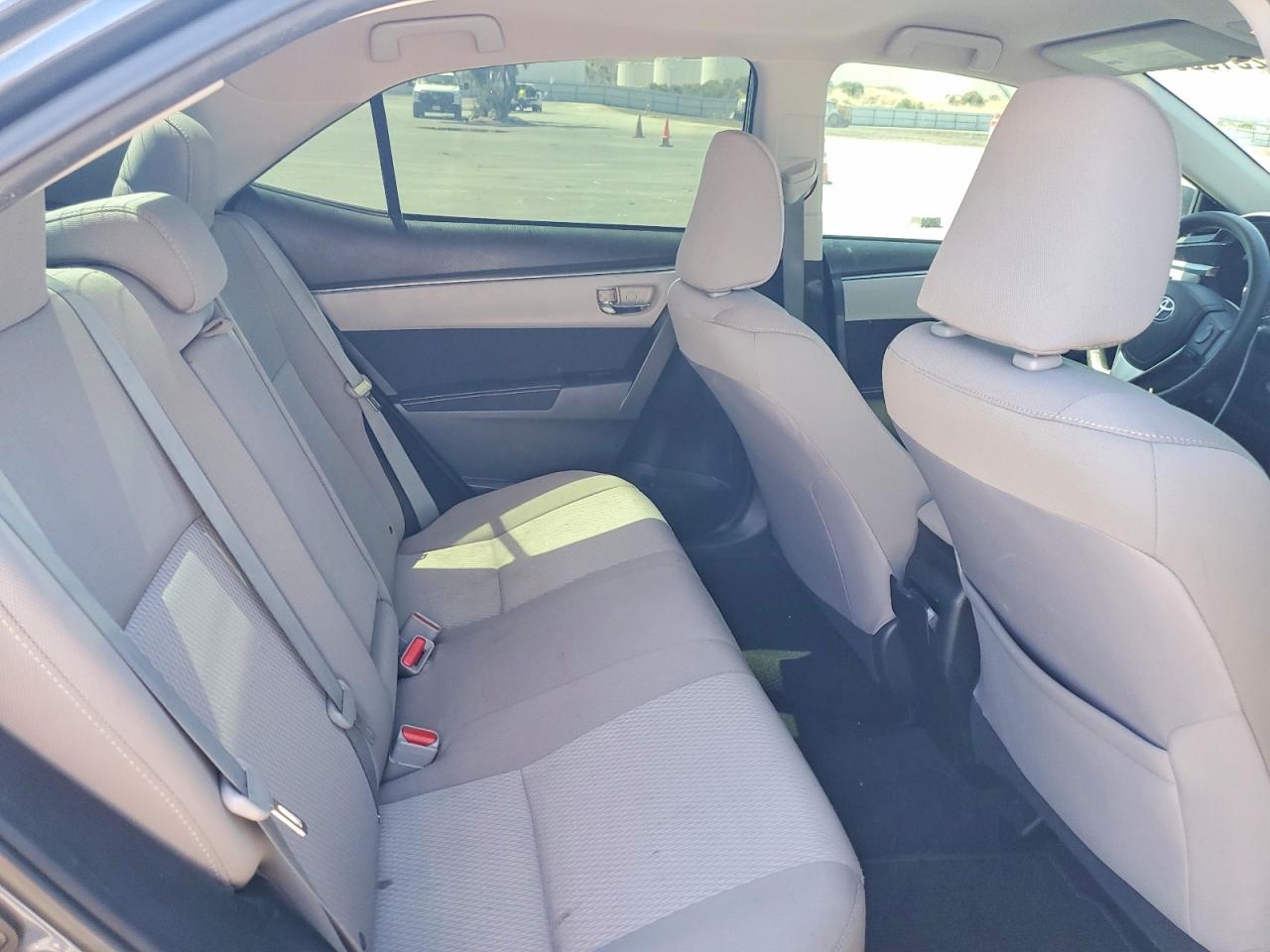 2015 Toyota Corolla Le Gray vin: 5YFBURHE1FP220974