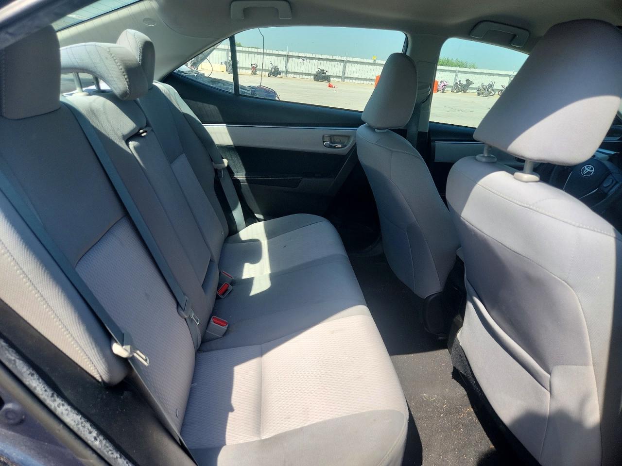 2015 Toyota Corolla Le Gray vin: 5YFBURHE1FP222613