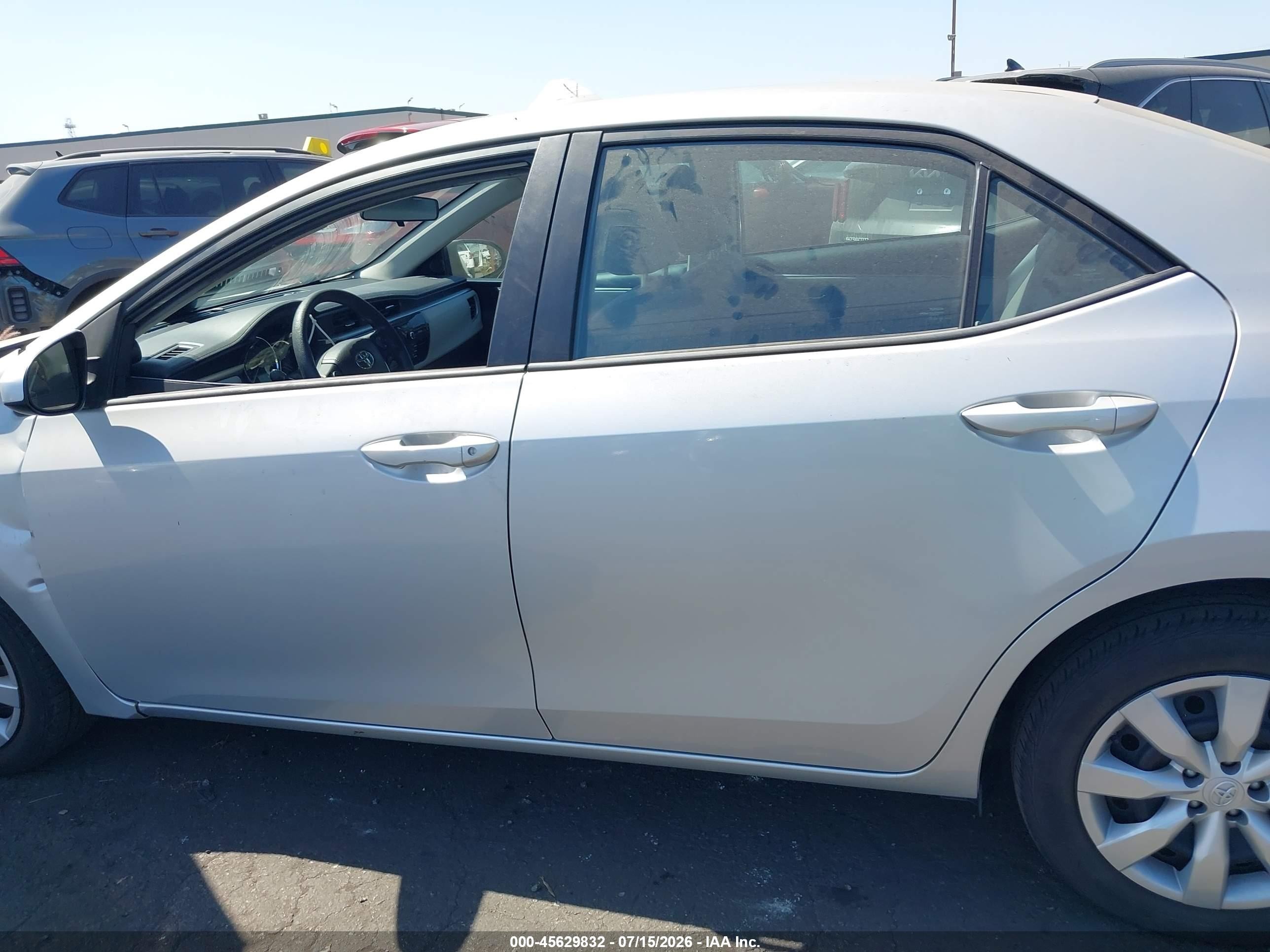 2015 Toyota Corolla Le Silver vin: 5YFBURHE1FP223745