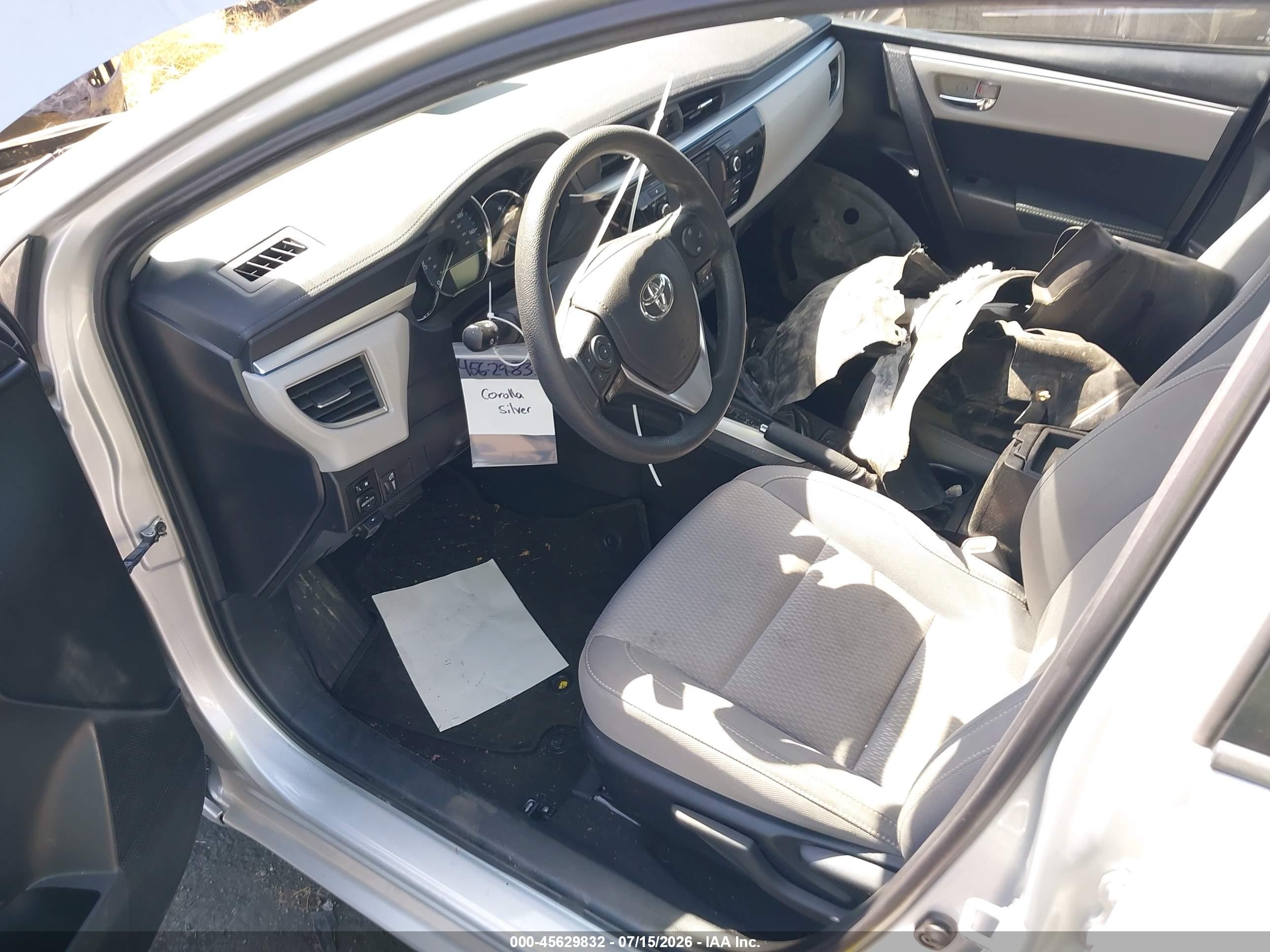 2015 Toyota Corolla Le Silver vin: 5YFBURHE1FP223745
