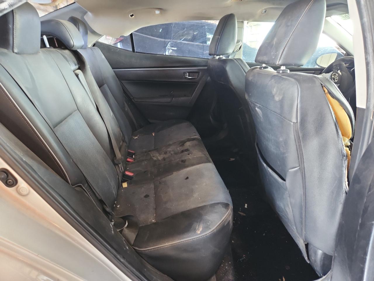 2015 Toyota Corolla Silver vin: 5YFBURHE1FP231912
