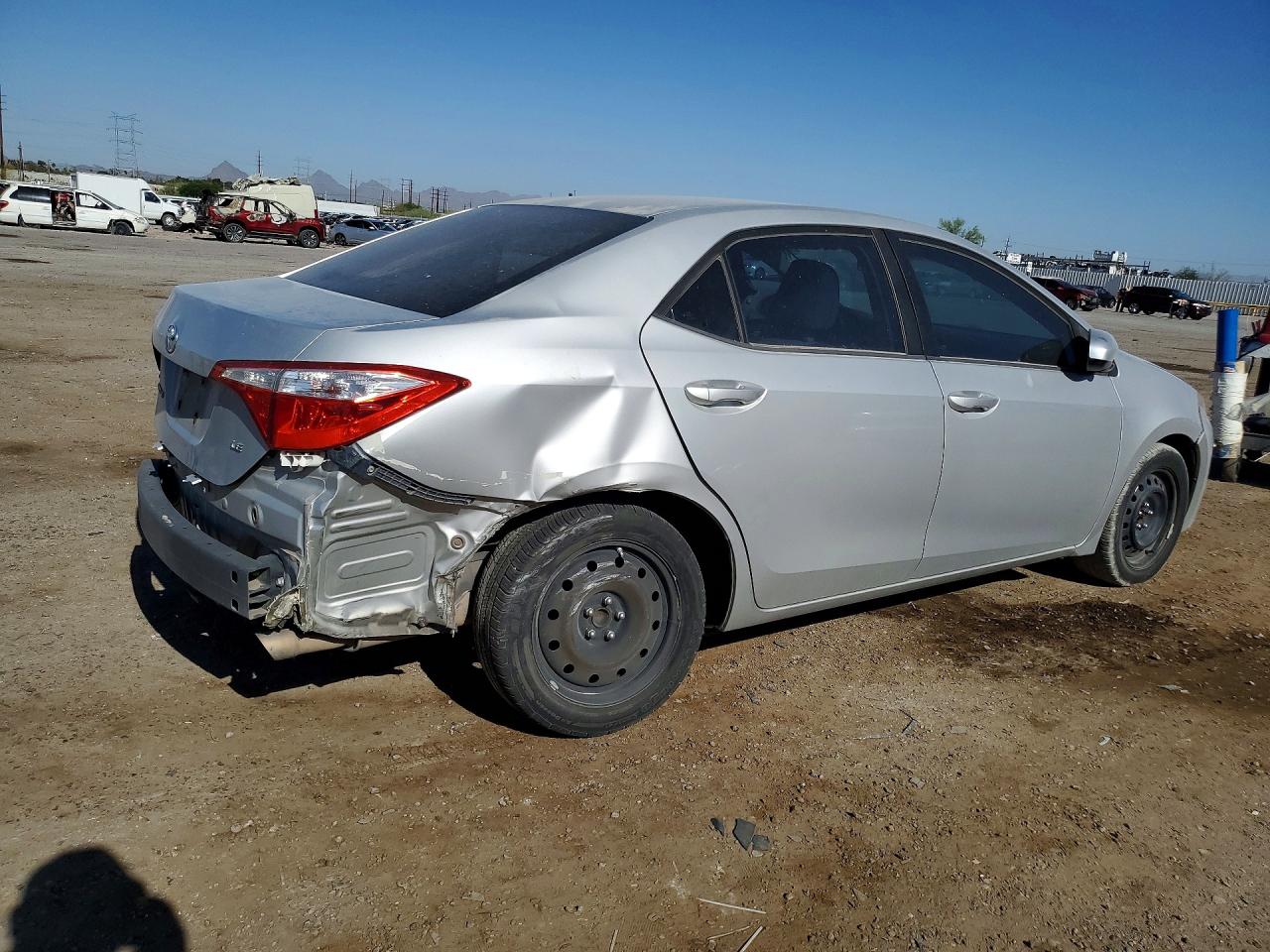 2015 Toyota Corolla Le Silver vin: 5YFBURHE1FP240156