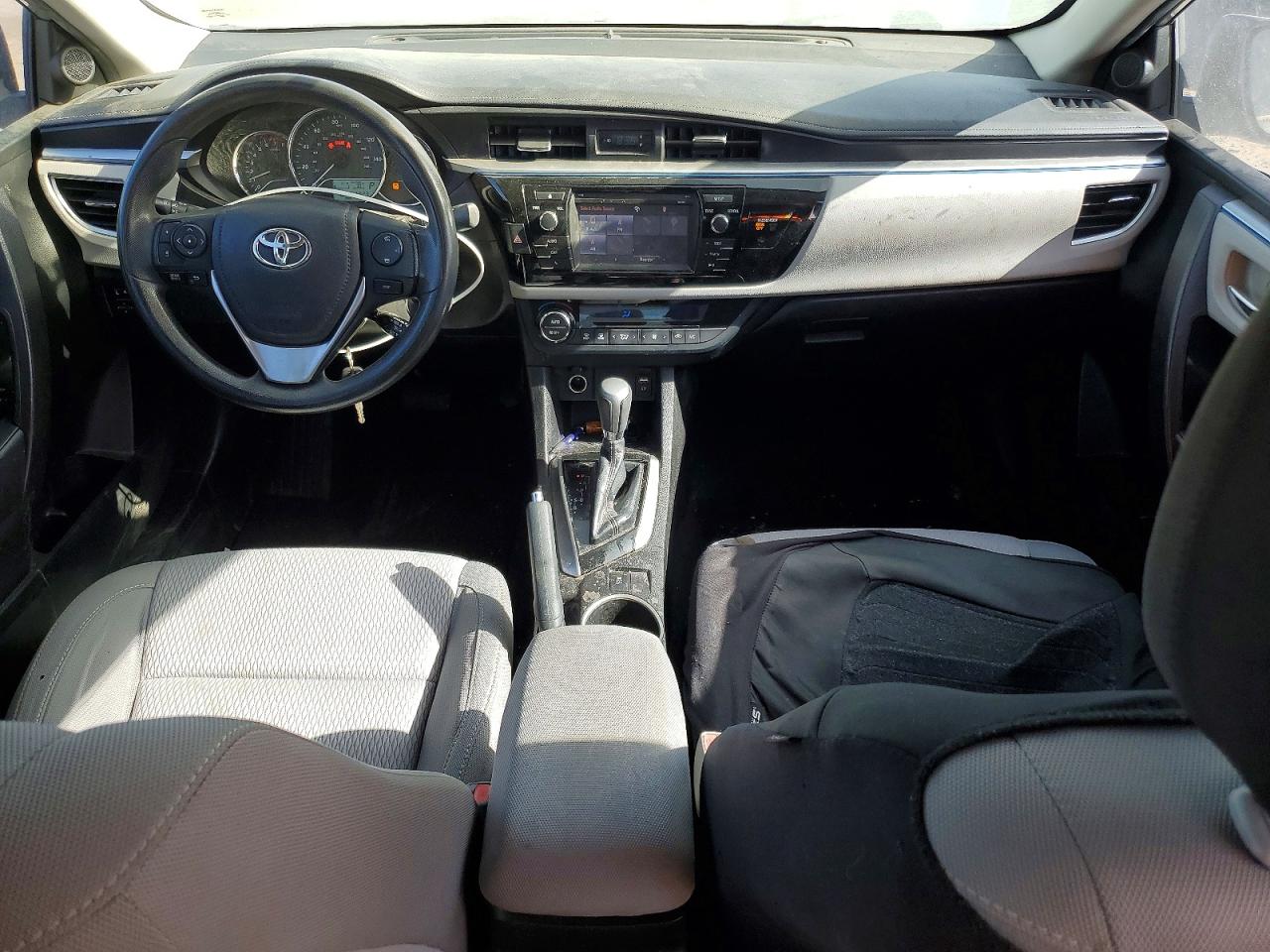 2015 Toyota Corolla Le Silver vin: 5YFBURHE1FP240156