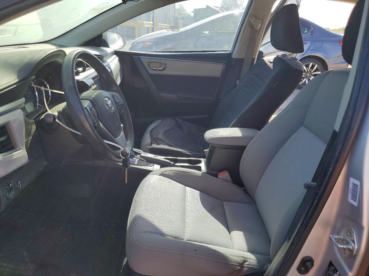 2015 Toyota Corolla Le Silver vin: 5YFBURHE1FP240156