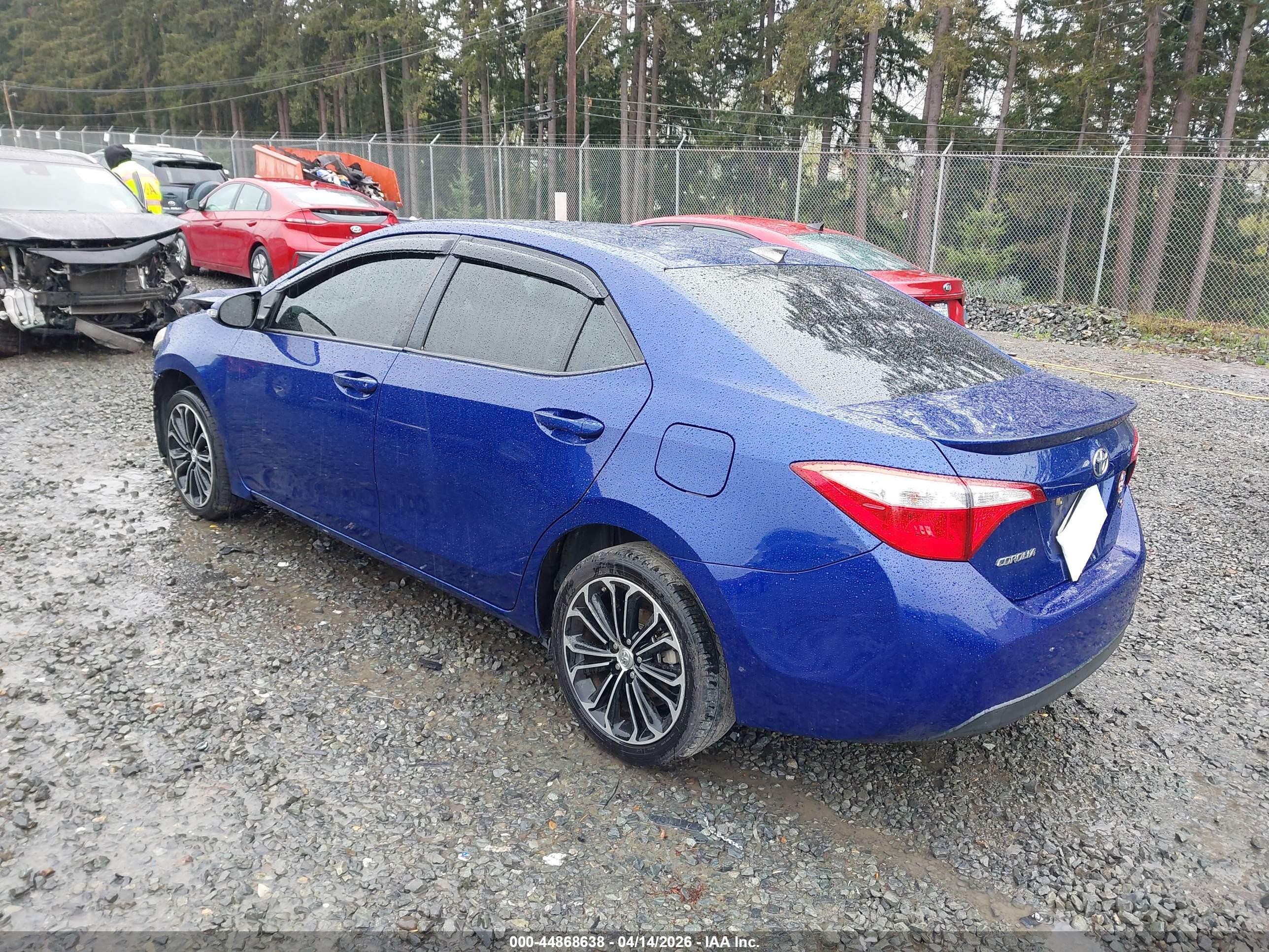 2015 Toyota Corolla S Plus Blue vin: 5YFBURHE1FP240576