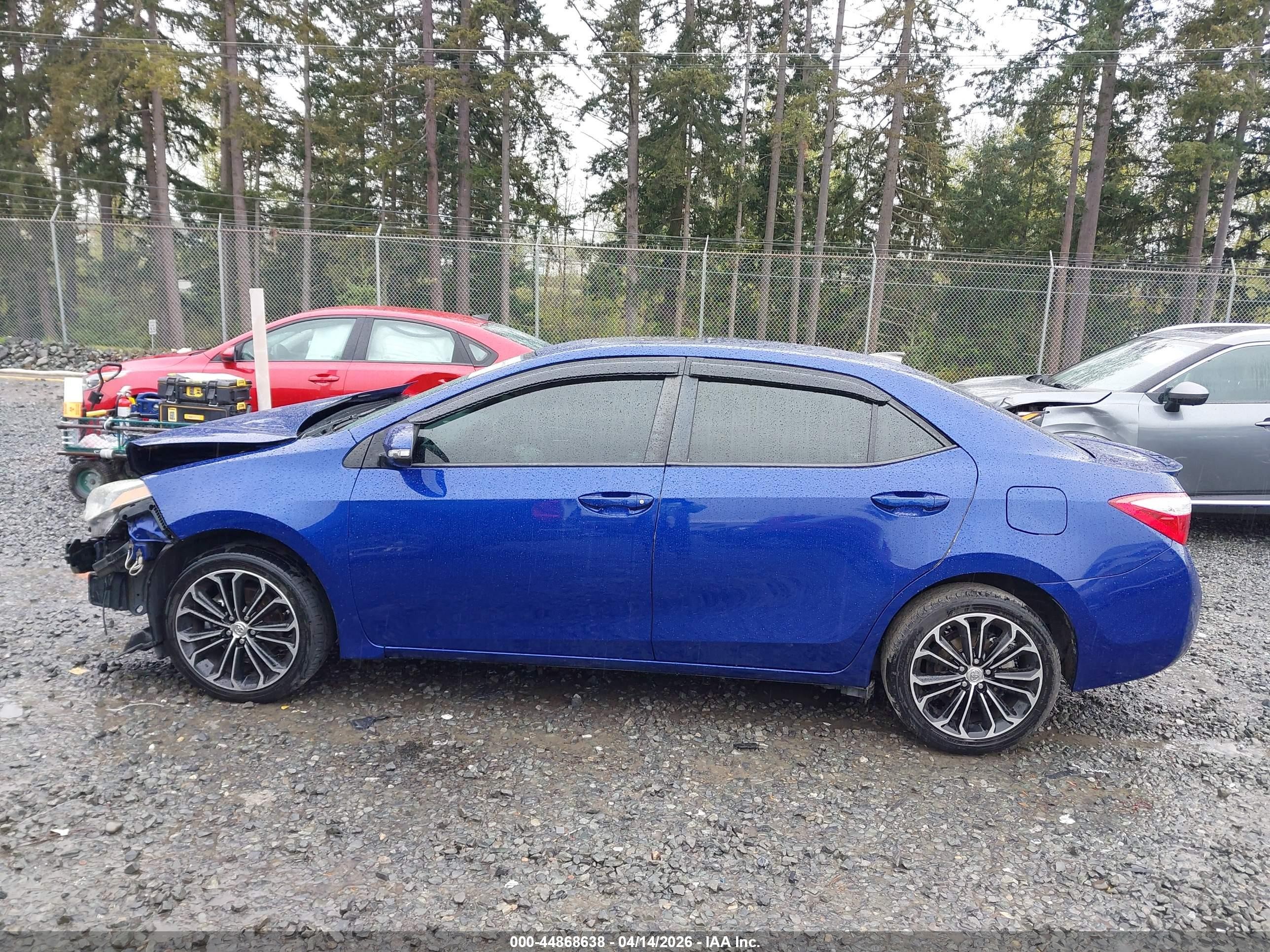 2015 Toyota Corolla S Plus Blue vin: 5YFBURHE1FP240576