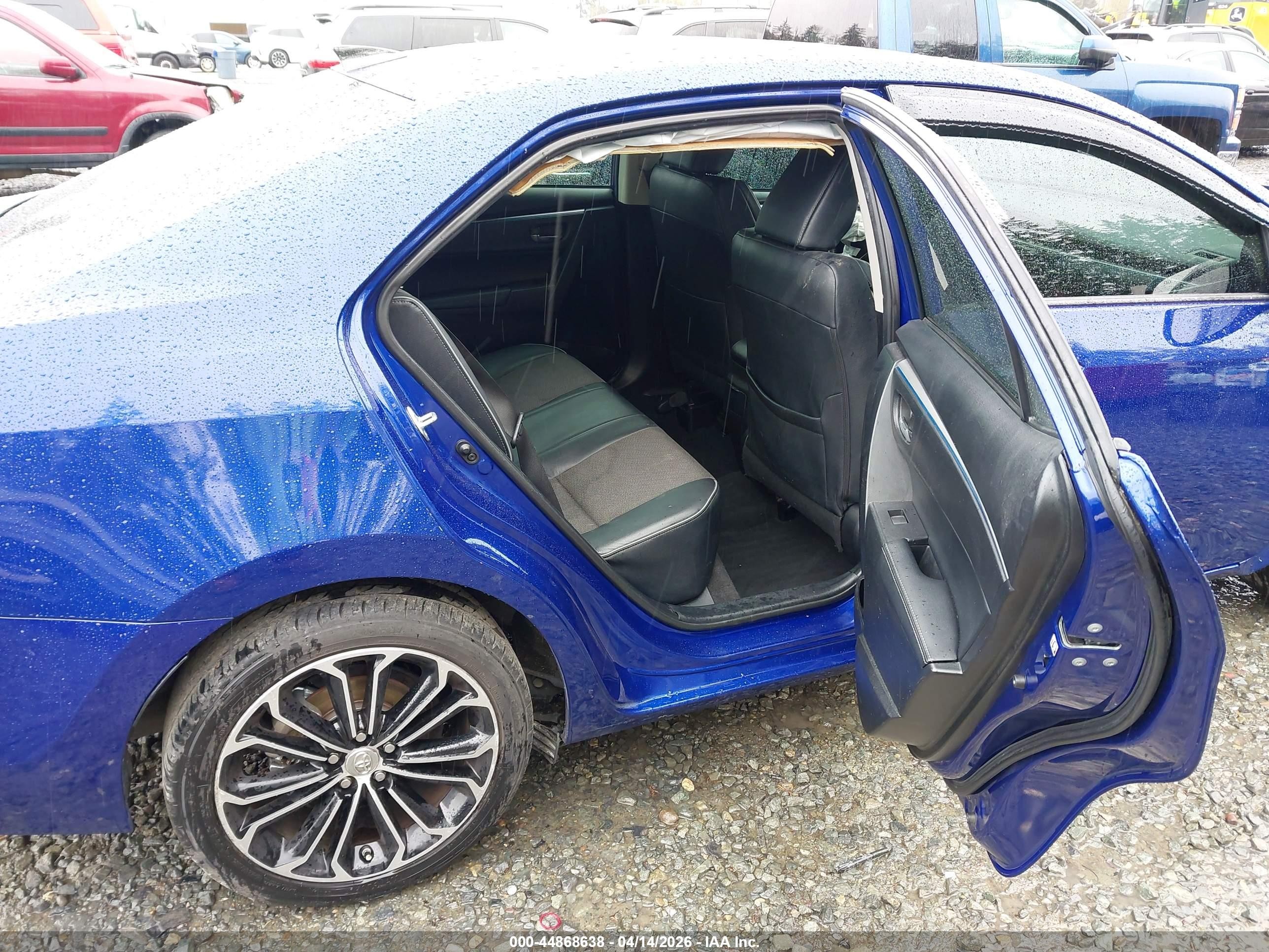 2015 Toyota Corolla S Plus Blue vin: 5YFBURHE1FP240576