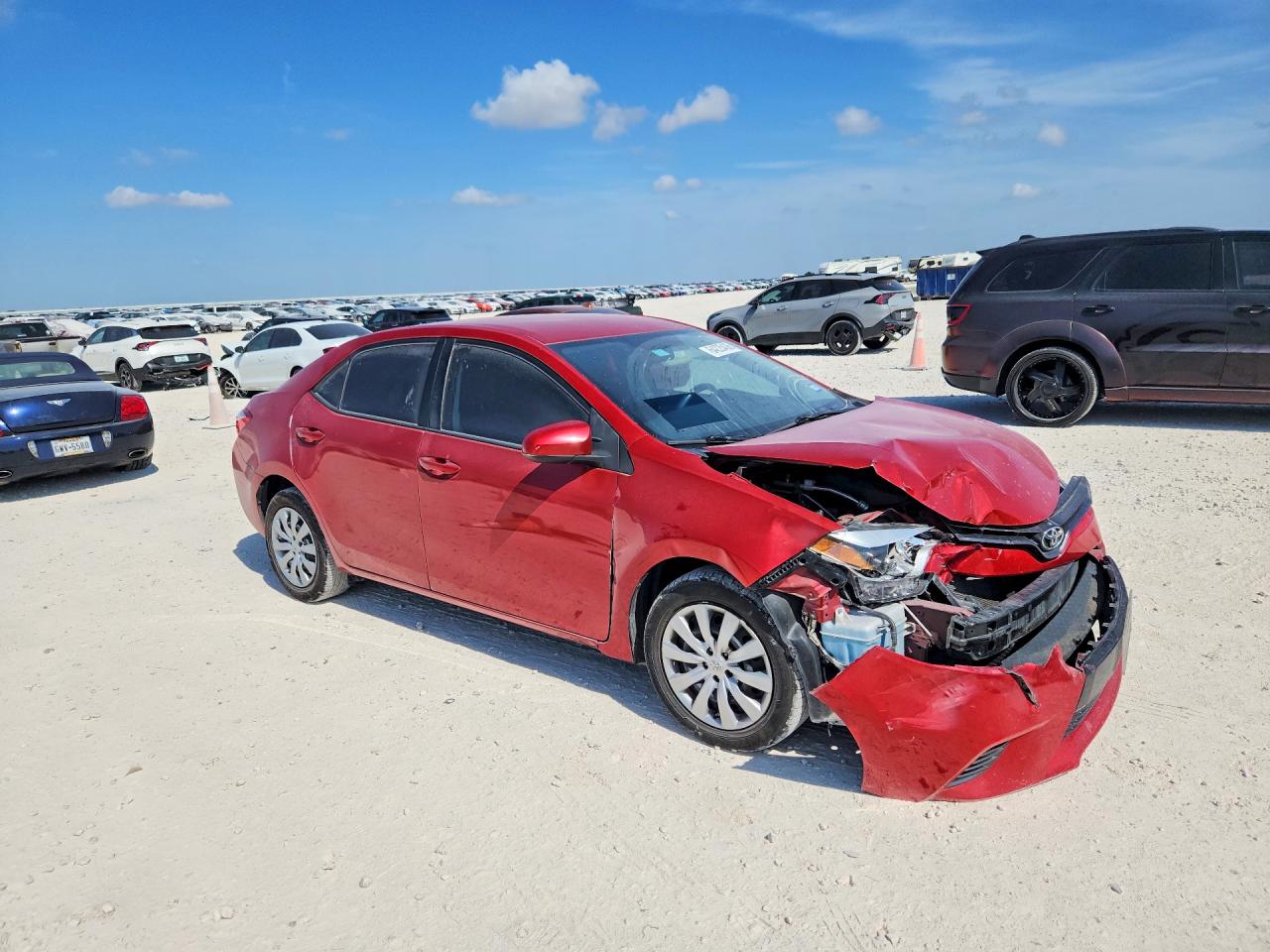 2015 Toyota Corolla Le Red vin: 5YFBURHE1FP250704