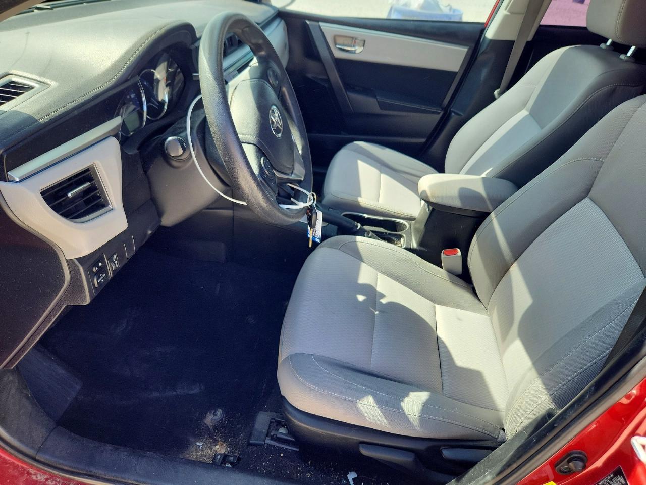 2015 Toyota Corolla Le Red vin: 5YFBURHE1FP250704