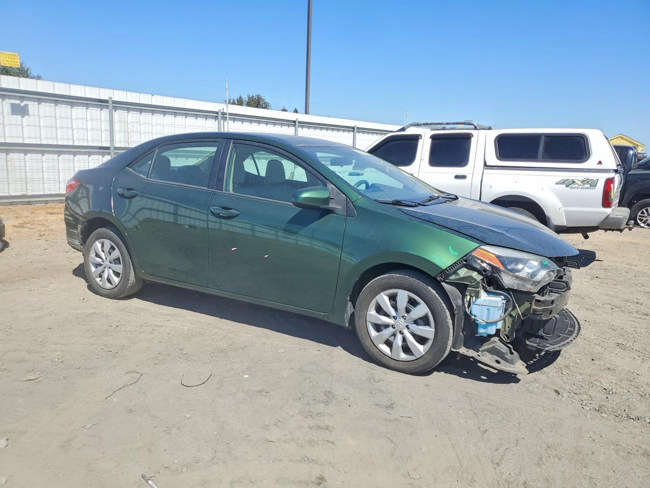 2015 Toyota Corolla Le Green vin: 5YFBURHE1FP251870