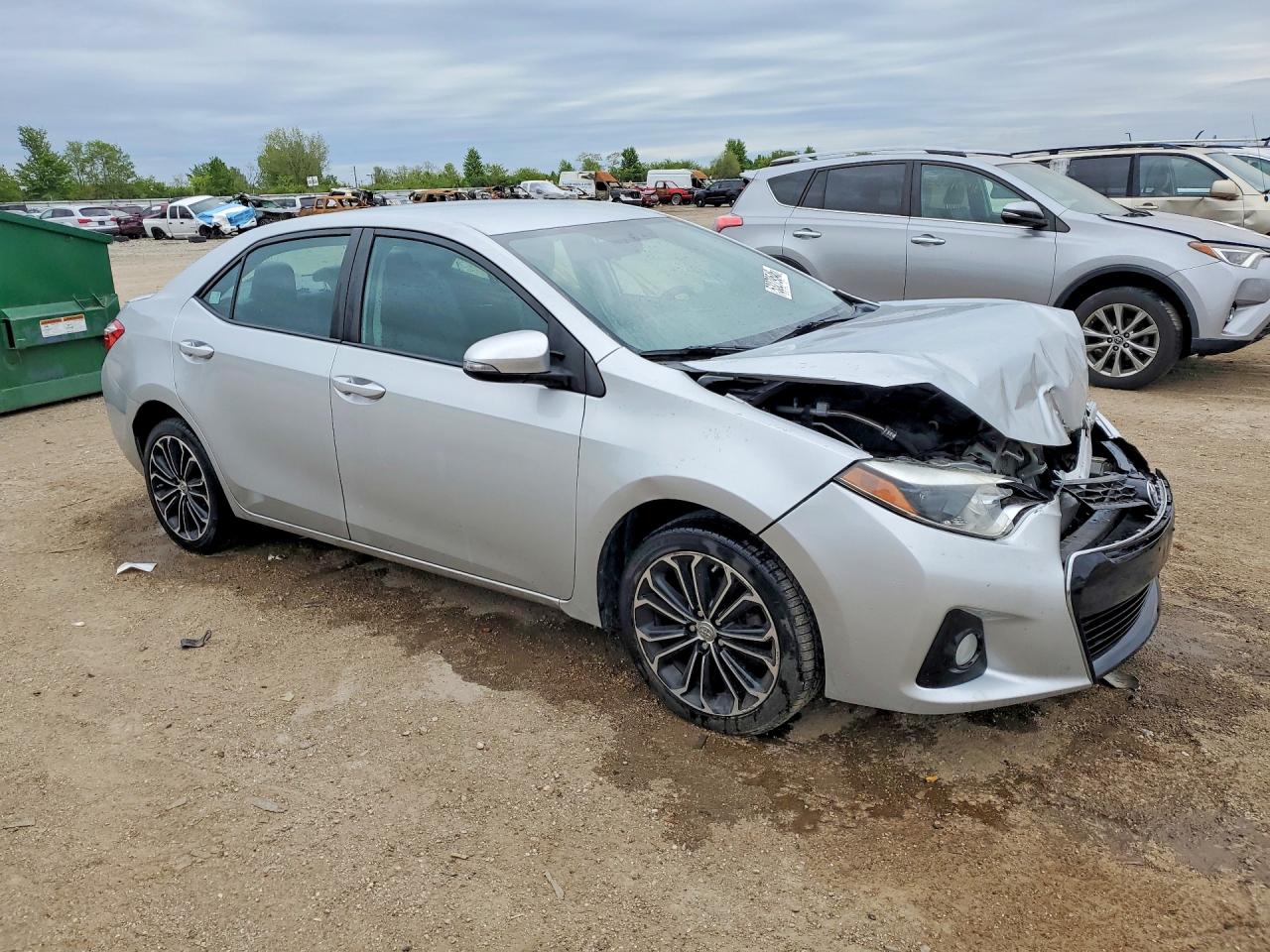 2015 Toyota Corolla S Plus Серебряный vin: 5YFBURHE1FP253182