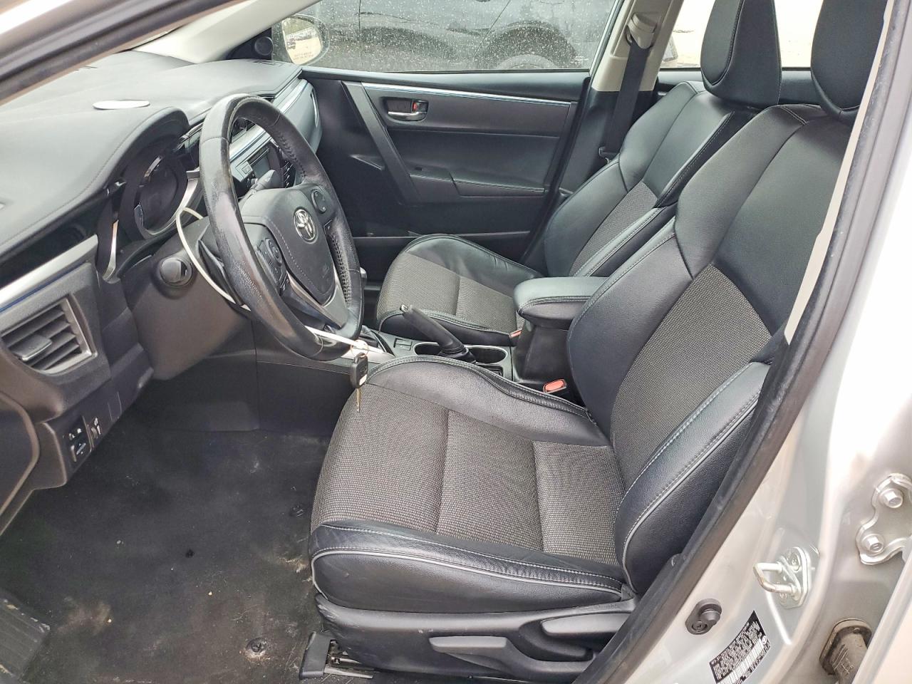 2015 Toyota Corolla S Plus Серебряный vin: 5YFBURHE1FP253182