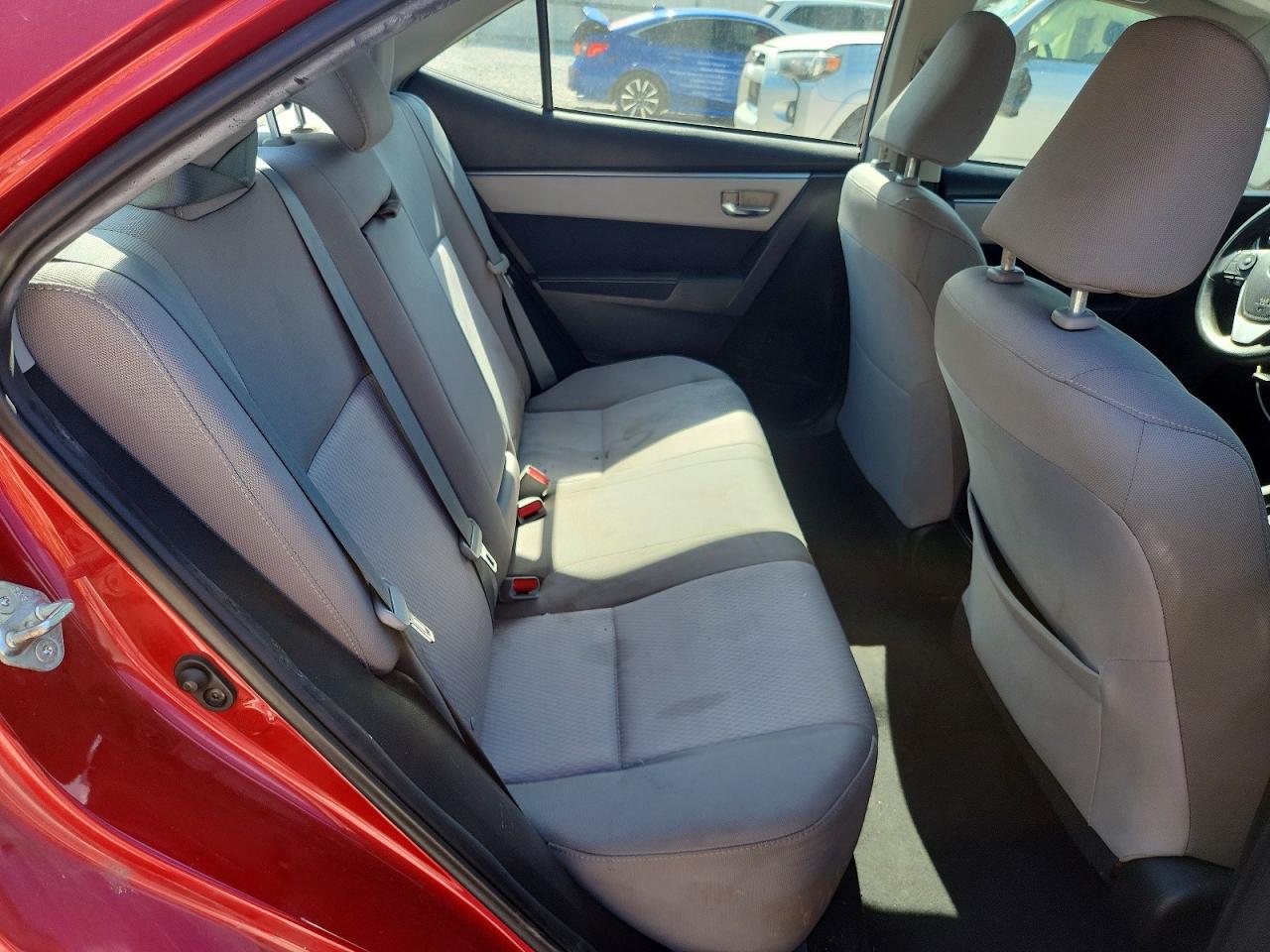 2015 Toyota Corolla Le Red vin: 5YFBURHE1FP266594