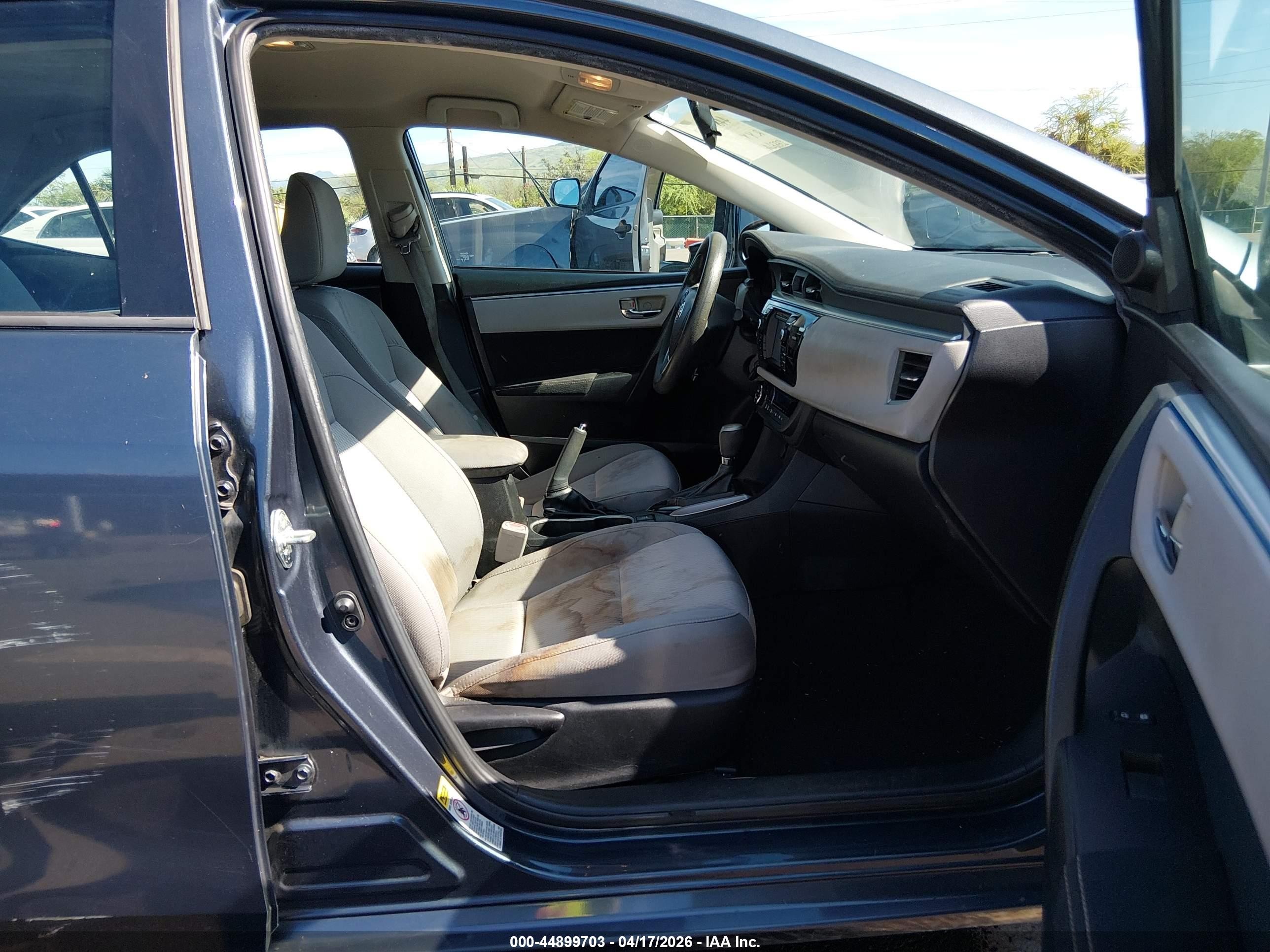 2015 Toyota Corolla Le/le Plus/le Premium Серый vin: 5YFBURHE1FP278809