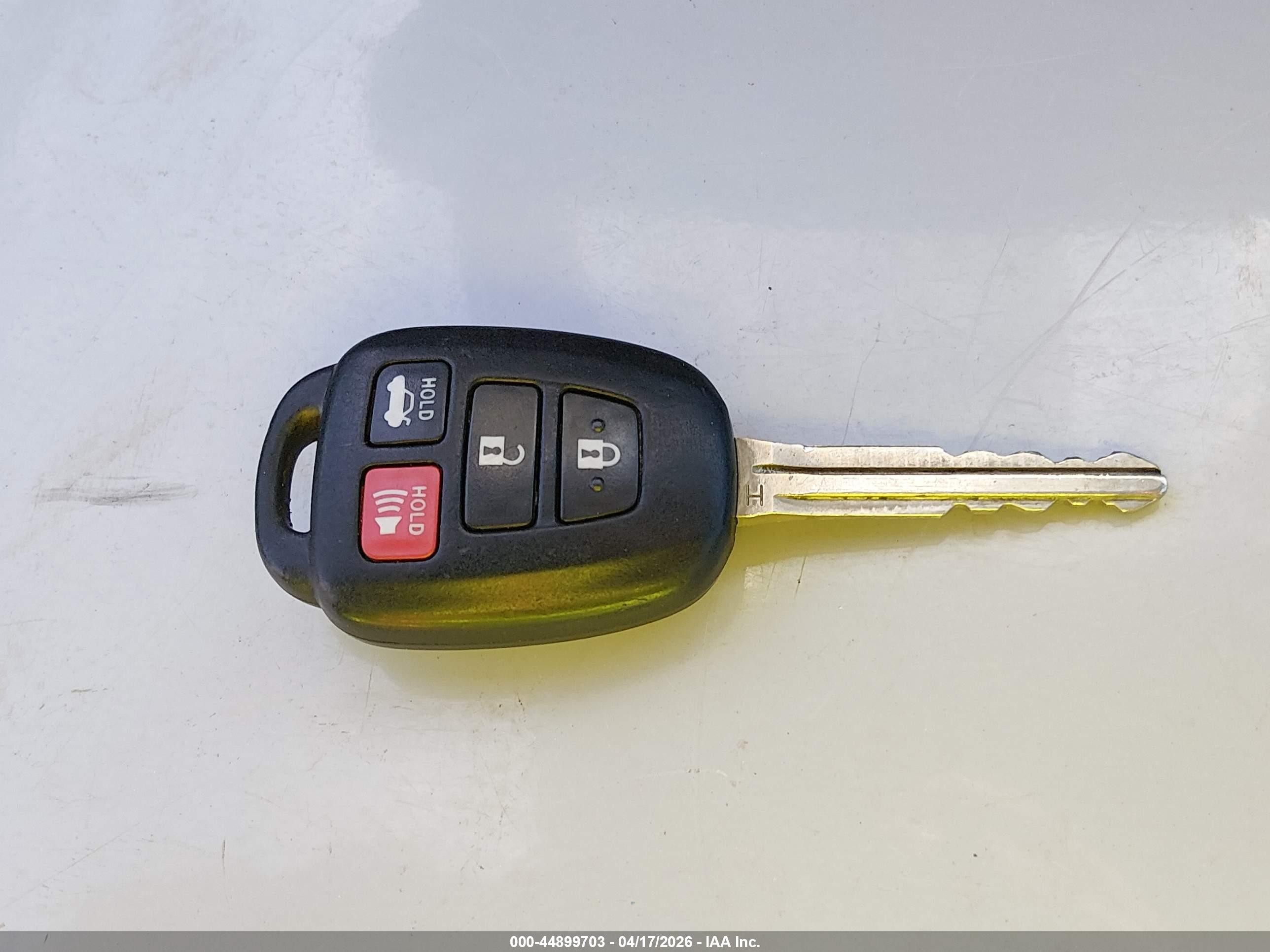 2015 Toyota Corolla Le/le Plus/le Premium Серый vin: 5YFBURHE1FP278809