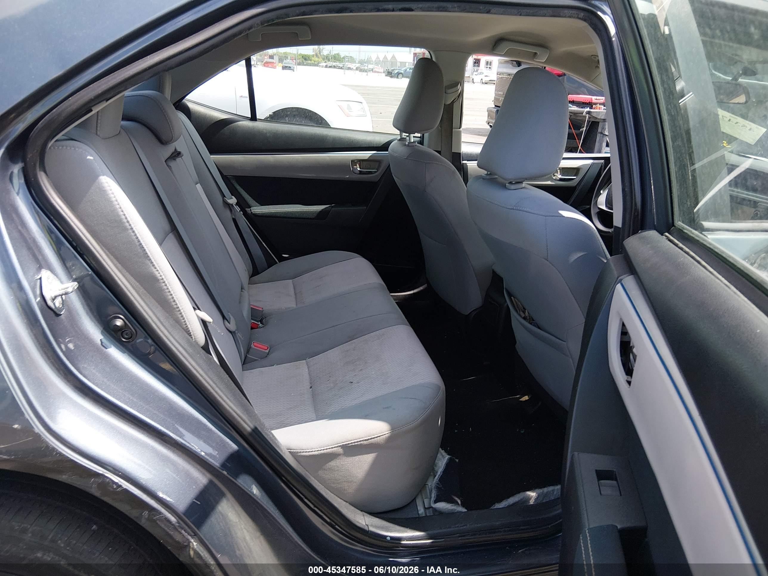 2015 Toyota Corolla Le Gray vin: 5YFBURHE1FP302560
