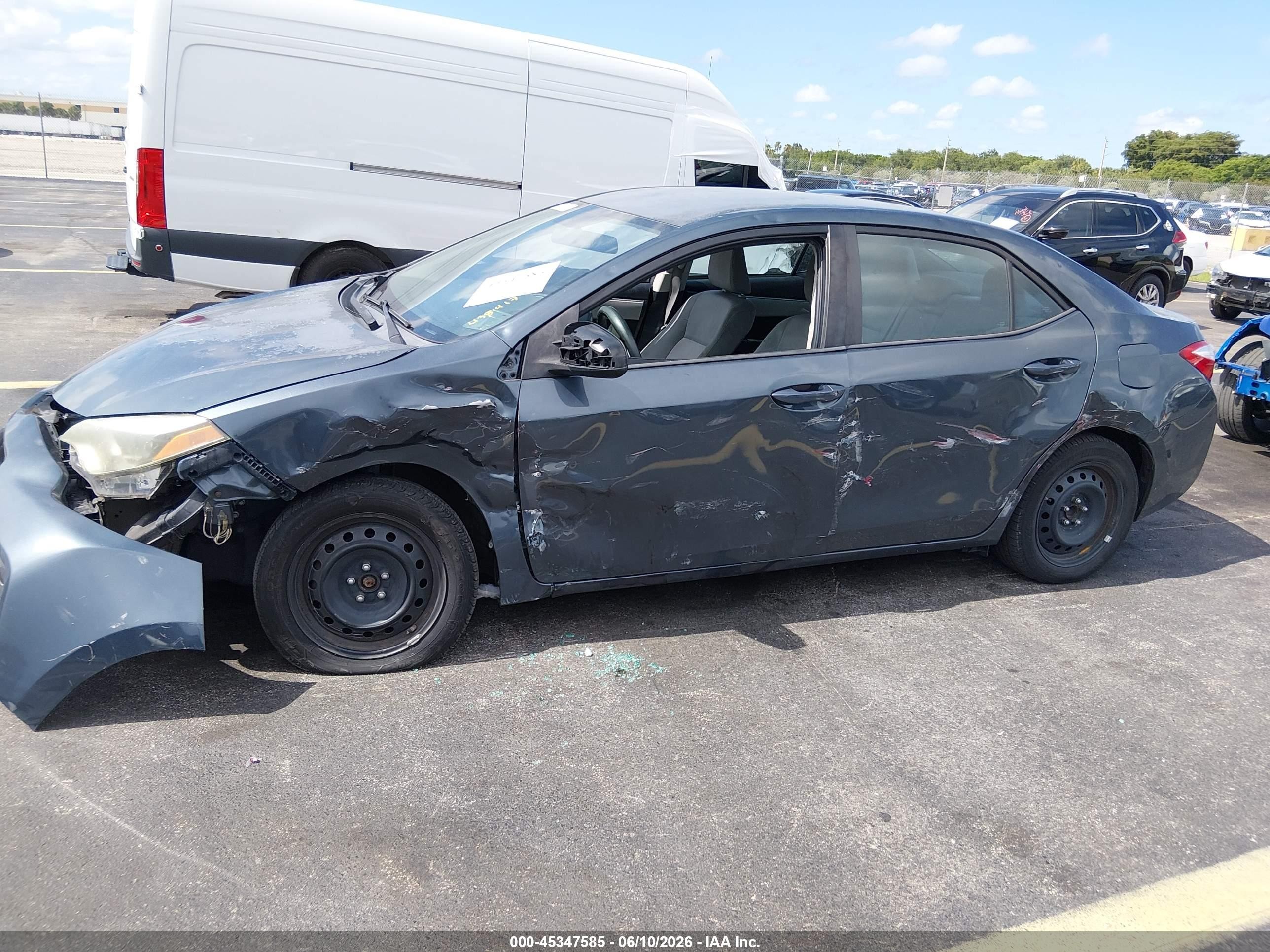 2015 Toyota Corolla Le Gray vin: 5YFBURHE1FP302560