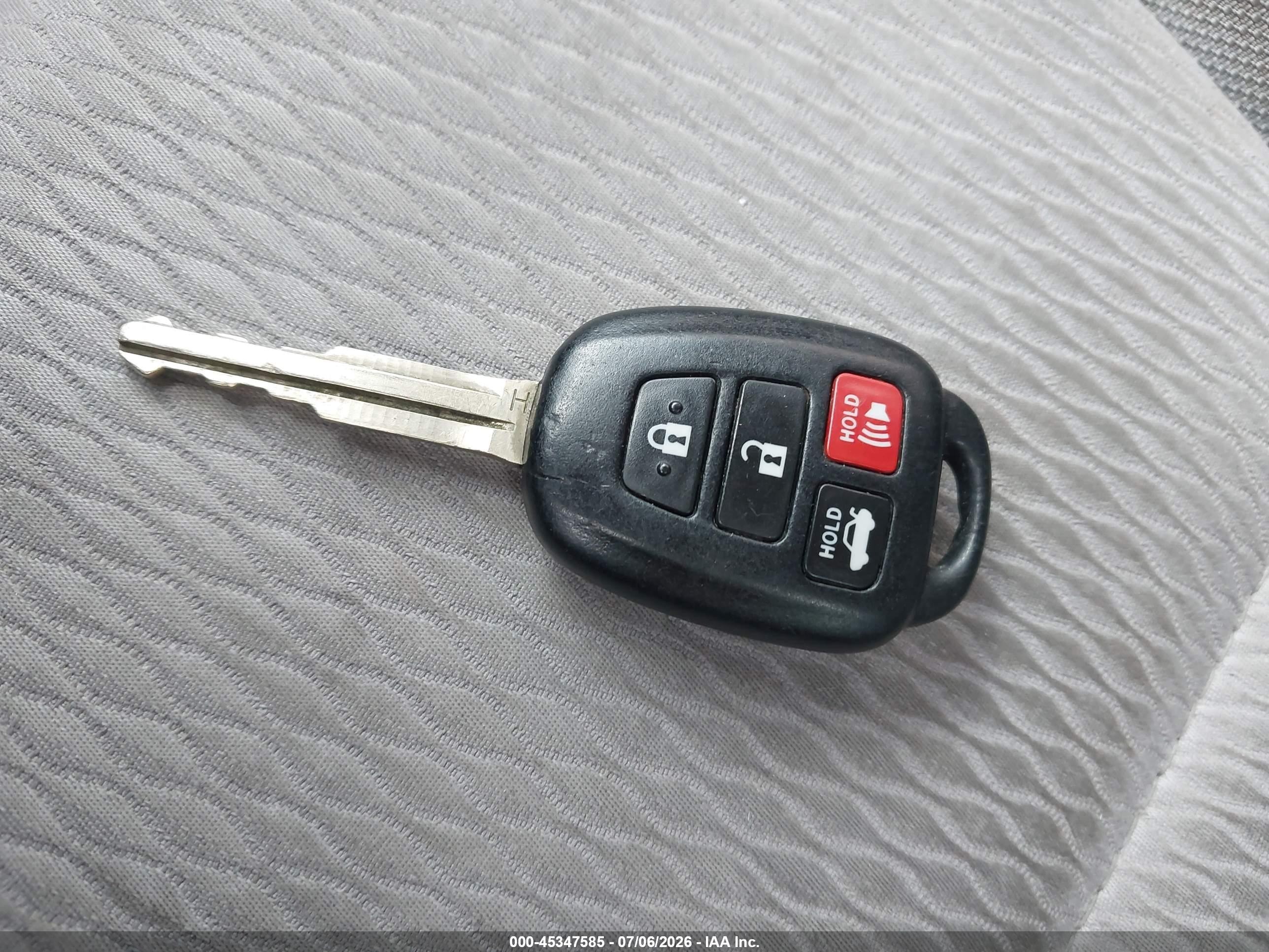 2015 Toyota Corolla Le Gray vin: 5YFBURHE1FP302560