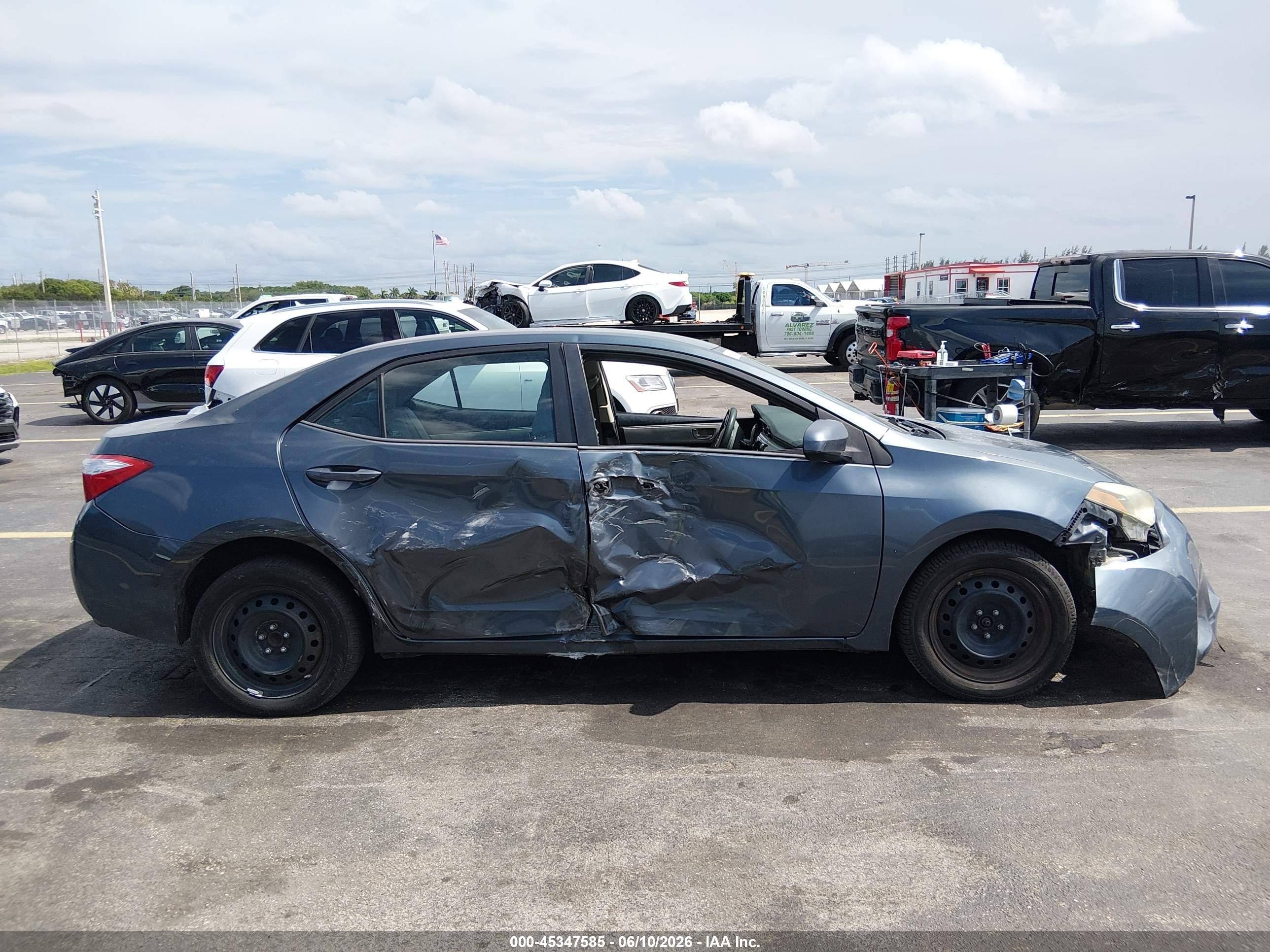 2015 Toyota Corolla Le Gray vin: 5YFBURHE1FP302560