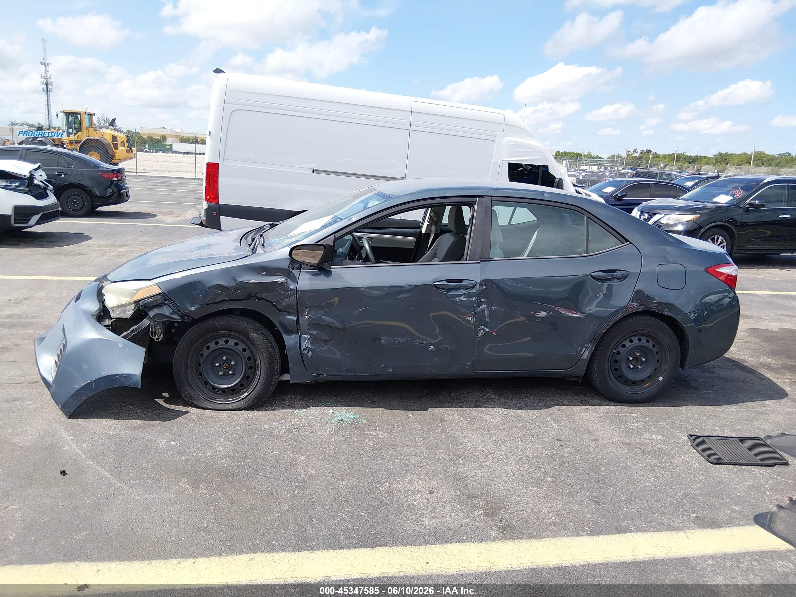 2015 Toyota Corolla Le Gray vin: 5YFBURHE1FP302560
