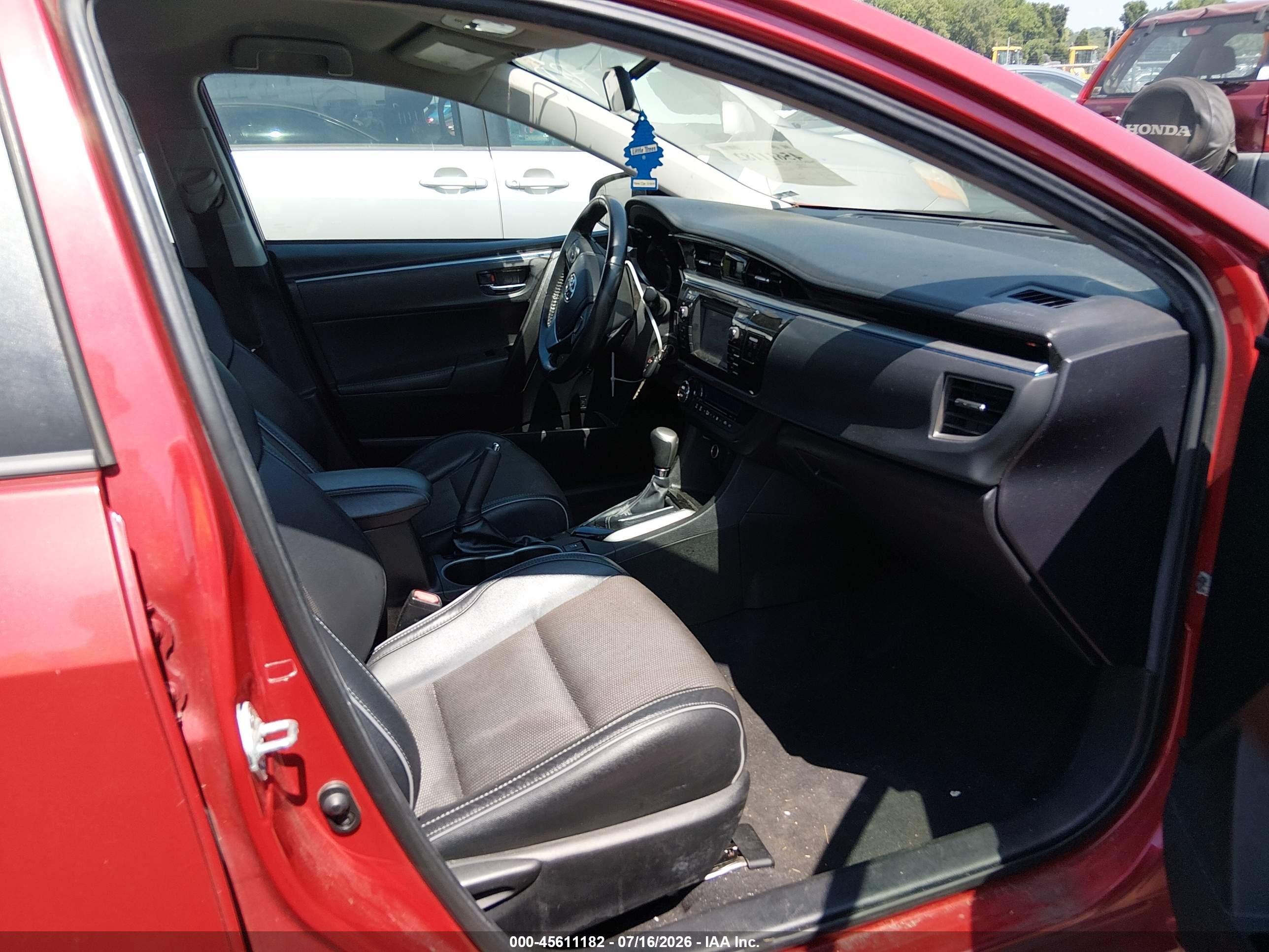 2015 Toyota Corolla S Red vin: 5YFBURHE1FP304728