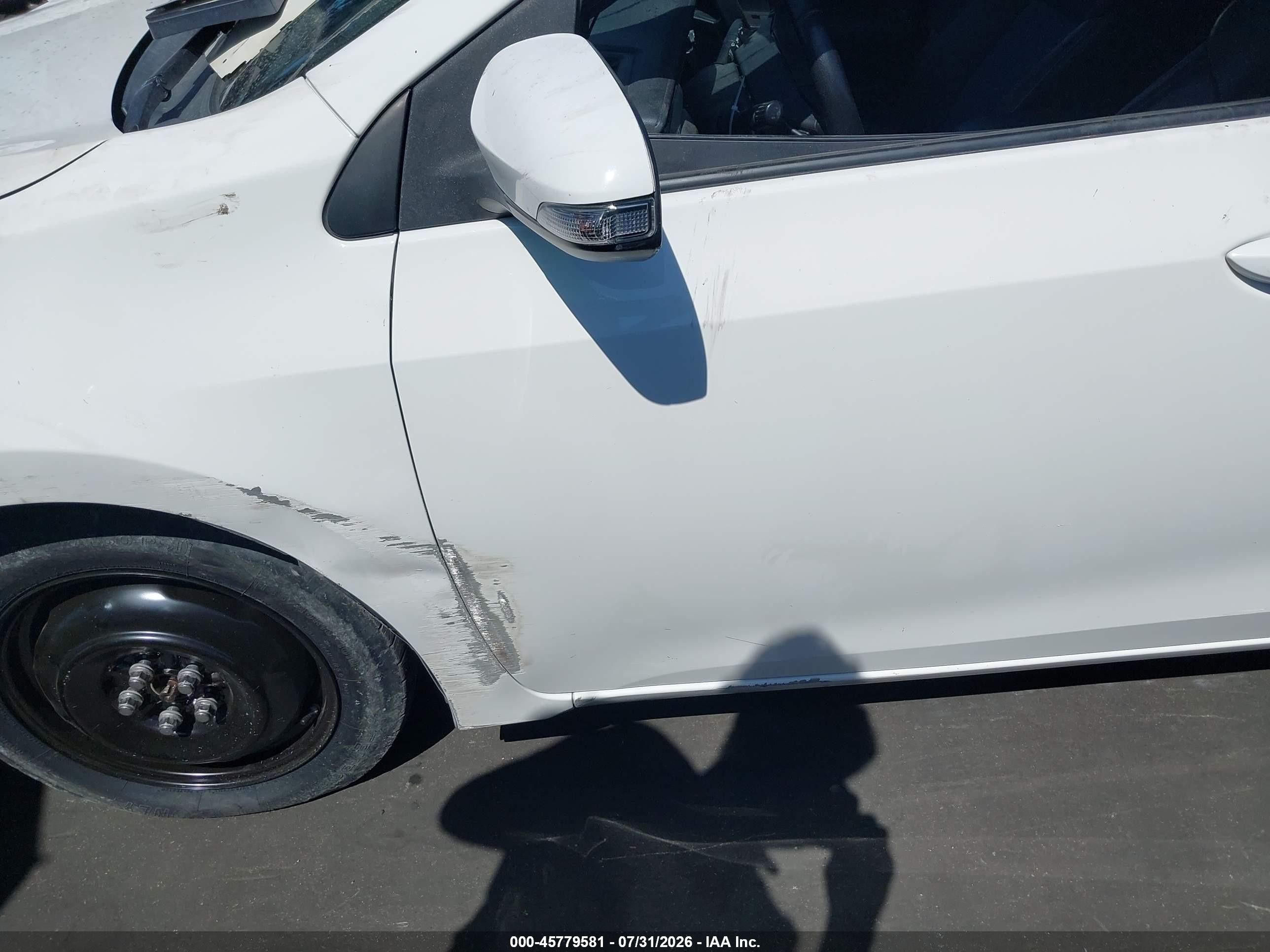 2015 Toyota Corolla S Plus White vin: 5YFBURHE1FP305149