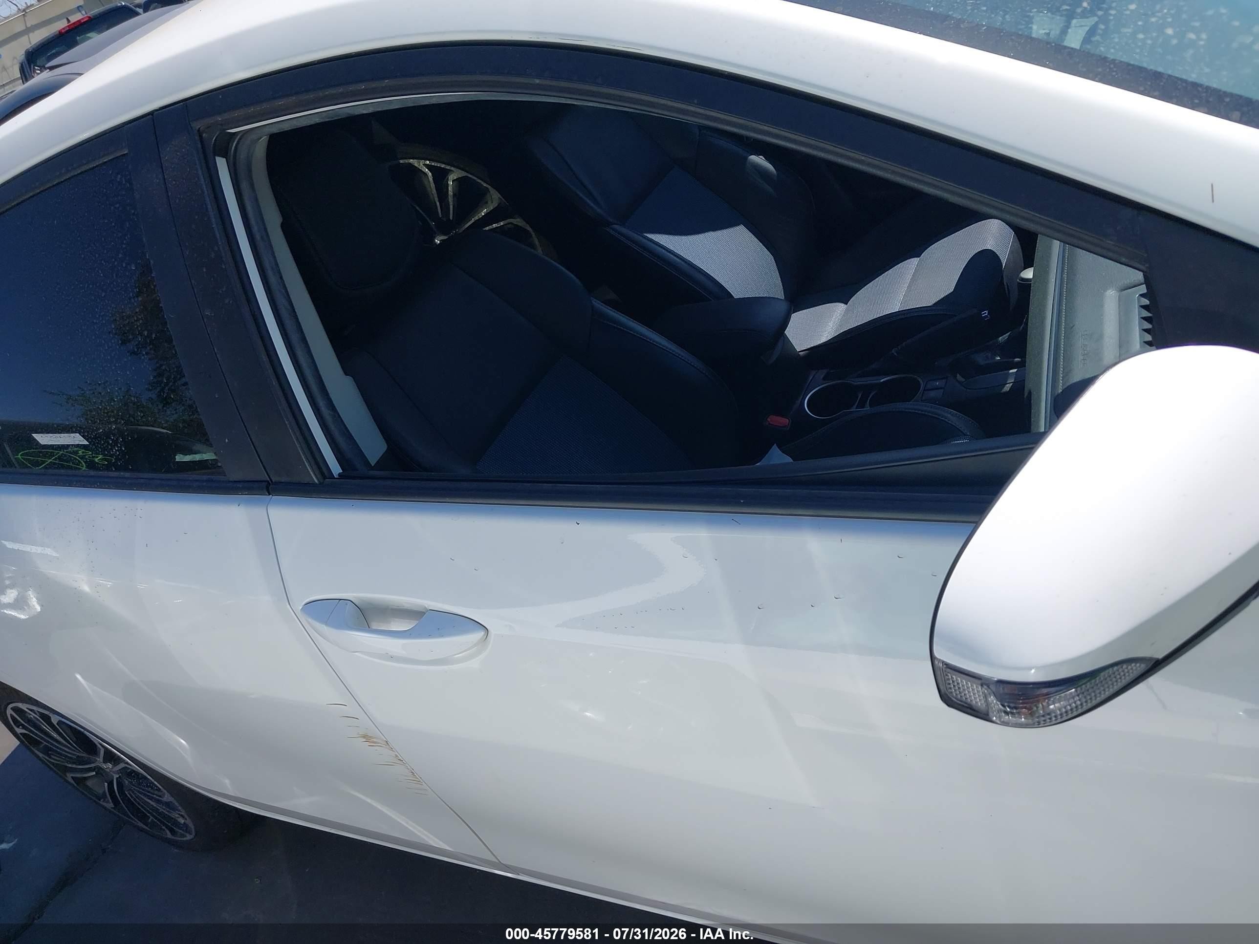 2015 Toyota Corolla S Plus White vin: 5YFBURHE1FP305149