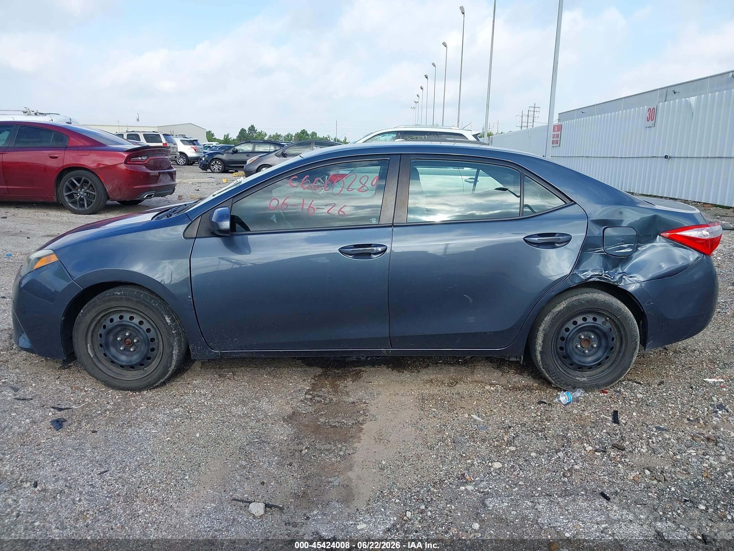 2015 Toyota Corolla Le Gray vin: 5YFBURHE1FP310092
