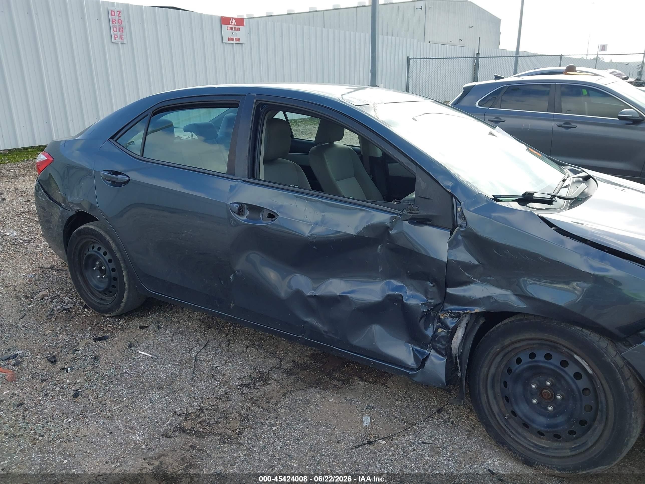 2015 Toyota Corolla Le Gray vin: 5YFBURHE1FP310092