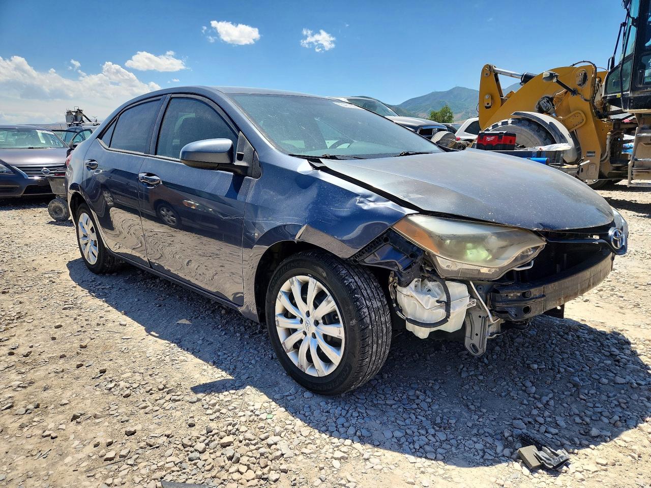 2015 Toyota Corolla Le Blue vin: 5YFBURHE1FP318922