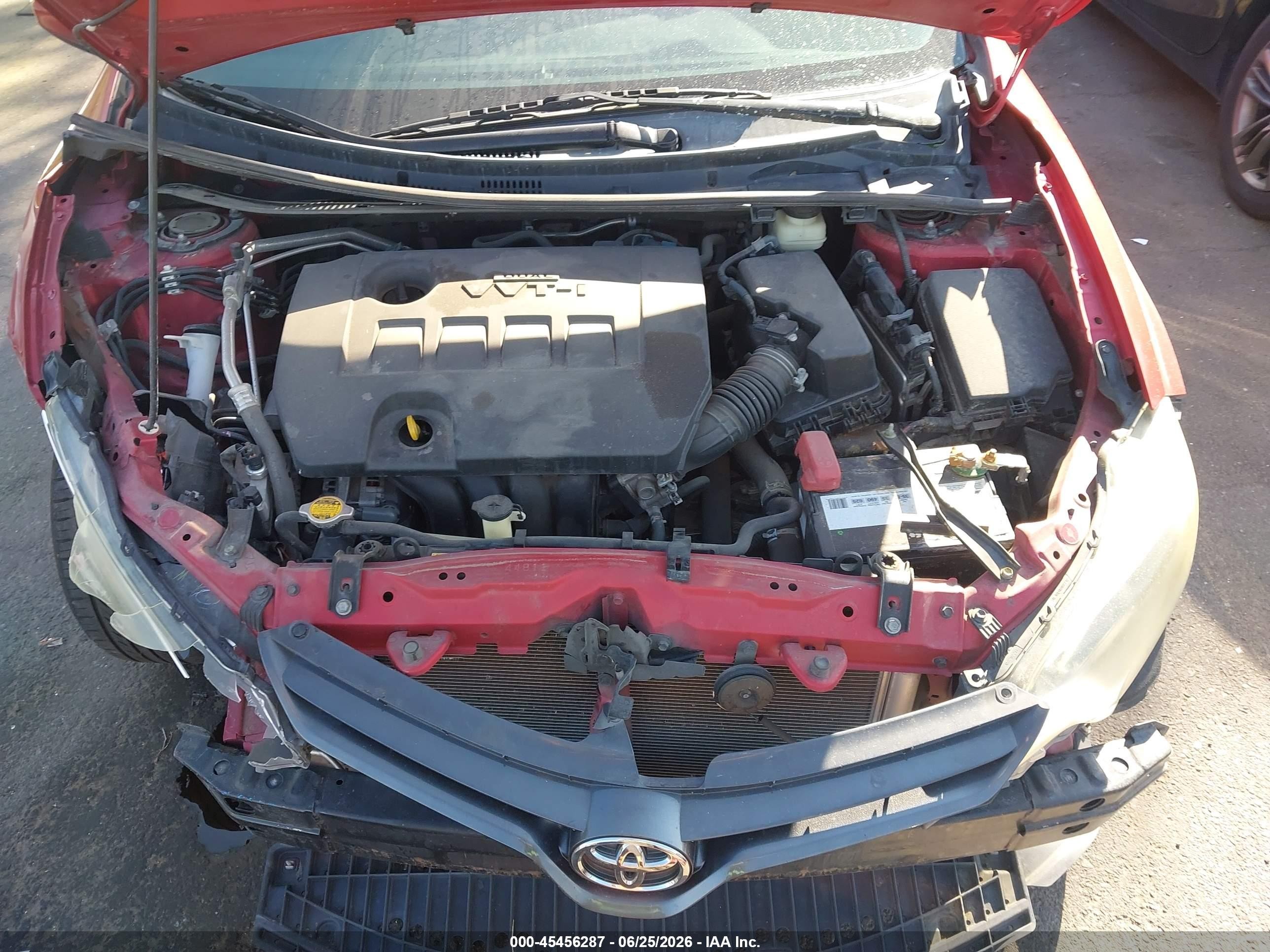 2015 Toyota Corolla Le Красный vin: 5YFBURHE1FP320329