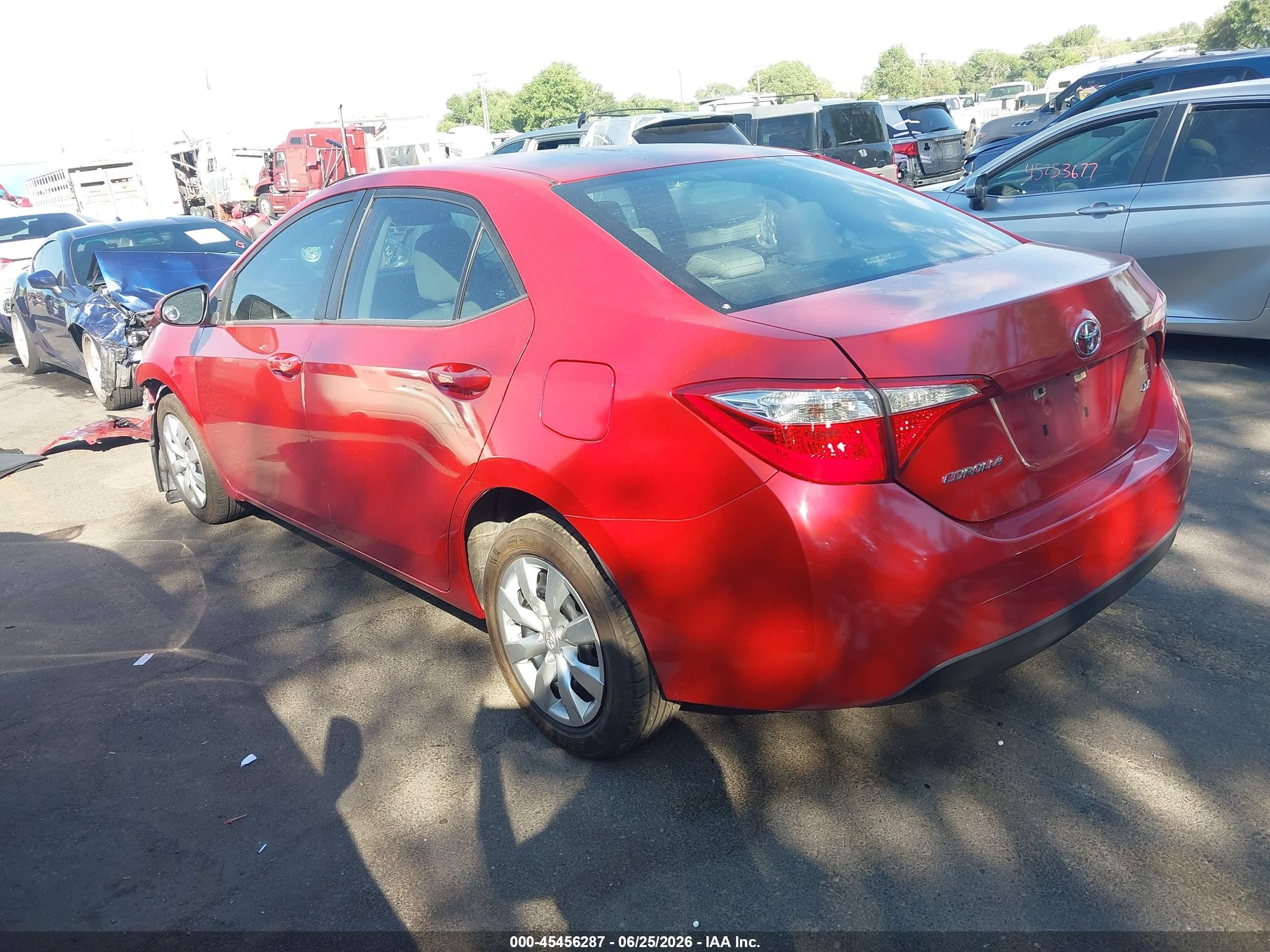 2015 Toyota Corolla Le Красный vin: 5YFBURHE1FP320329